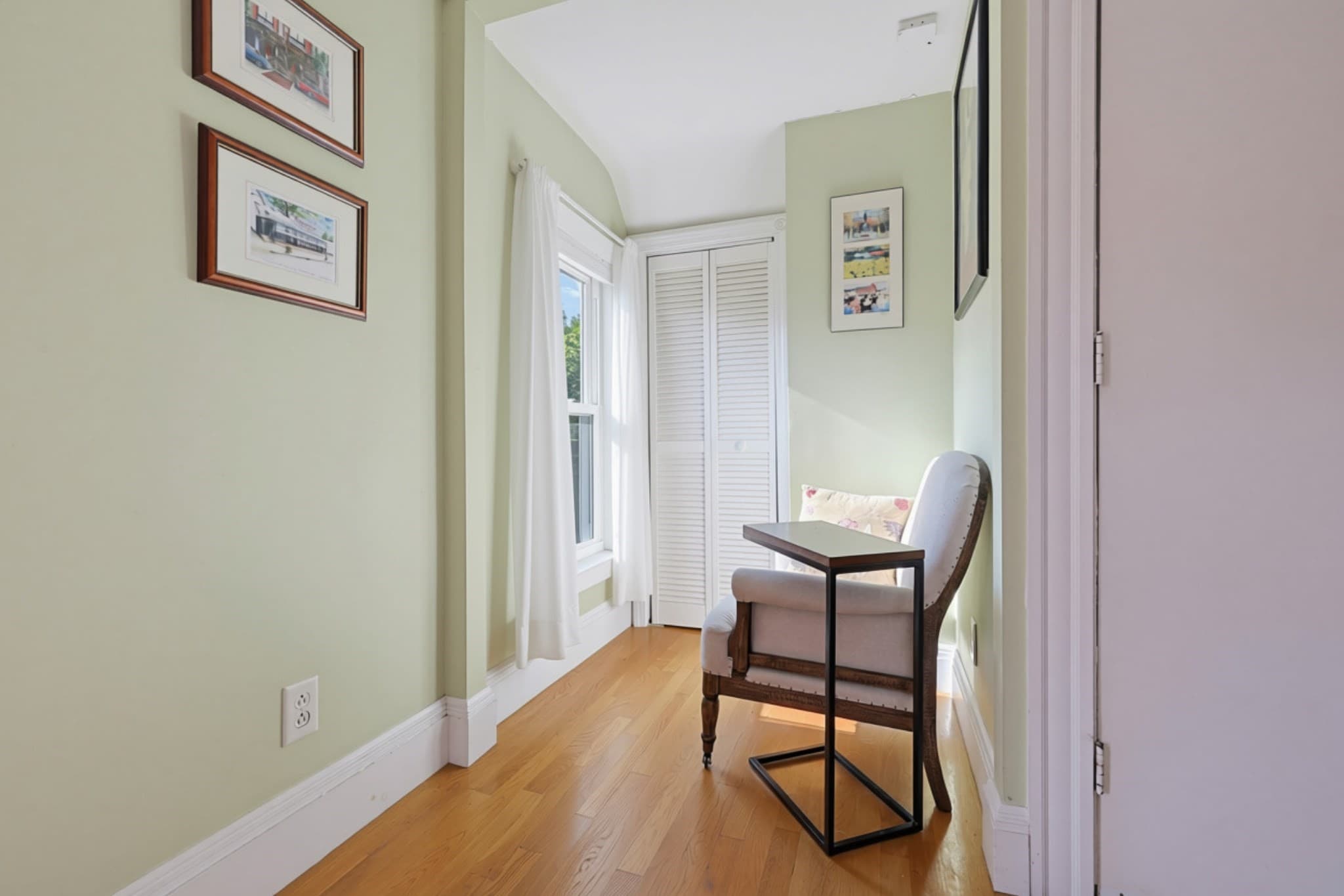 Condominium at 42 Cedar St # 3, Somerville MA 02143, Somerville, photo 12 of 39