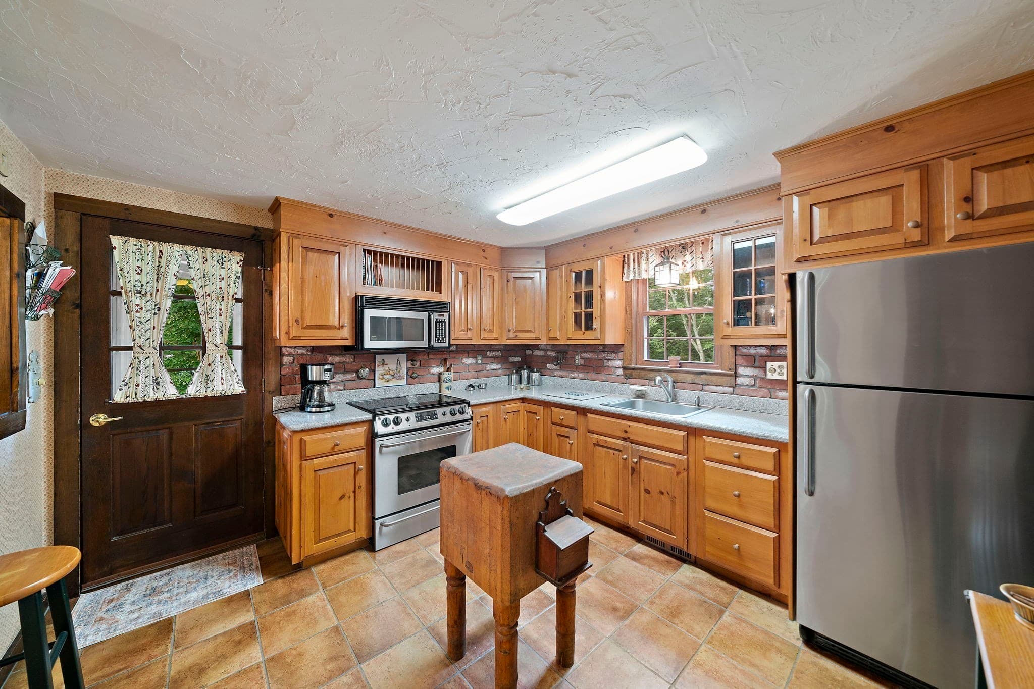 Single Family Residence at 81 Furnace St, Marshfield MA 02050, Marshfield, photo 6 of 37