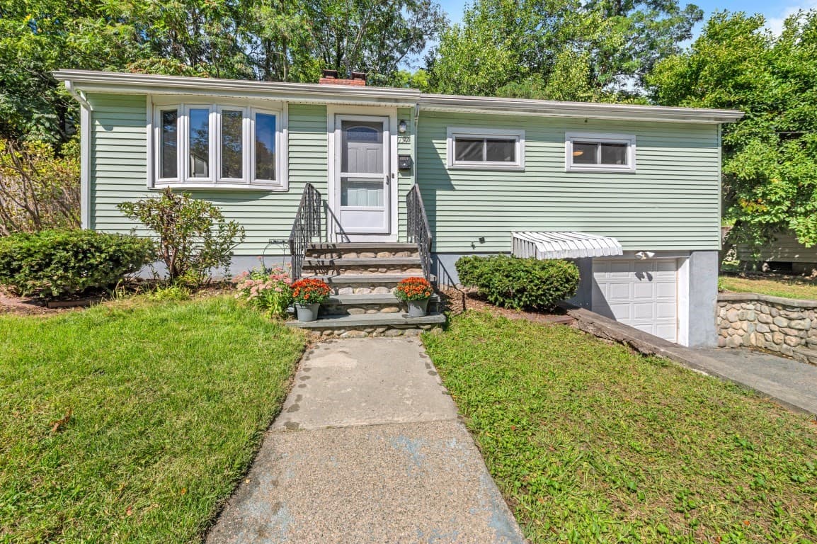 191 Kenrick St, Boston MA 02135