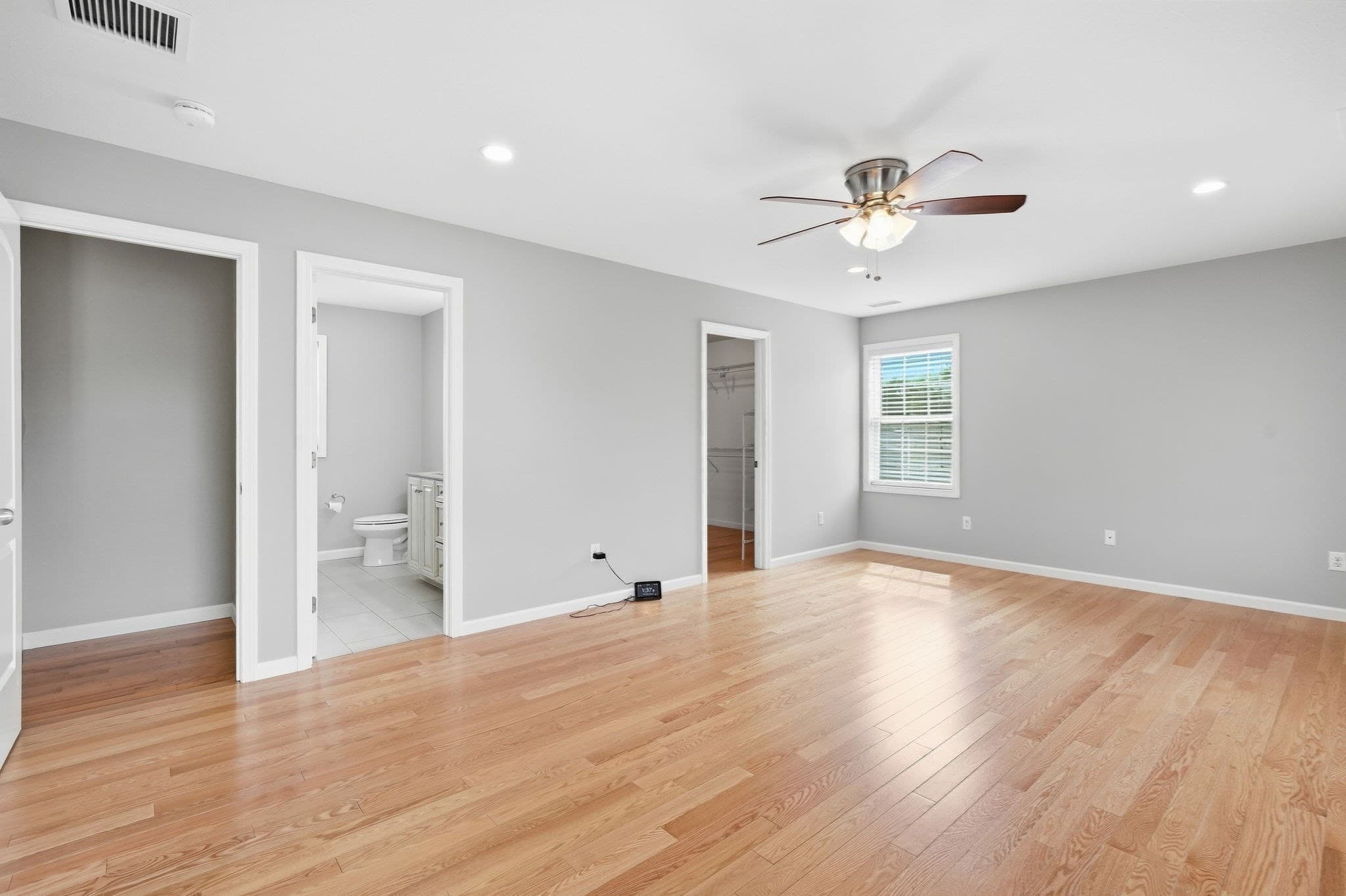 Single Family Residence at 37 Wells St, Springfield MA 01104, Springfield, photo 27 of 39