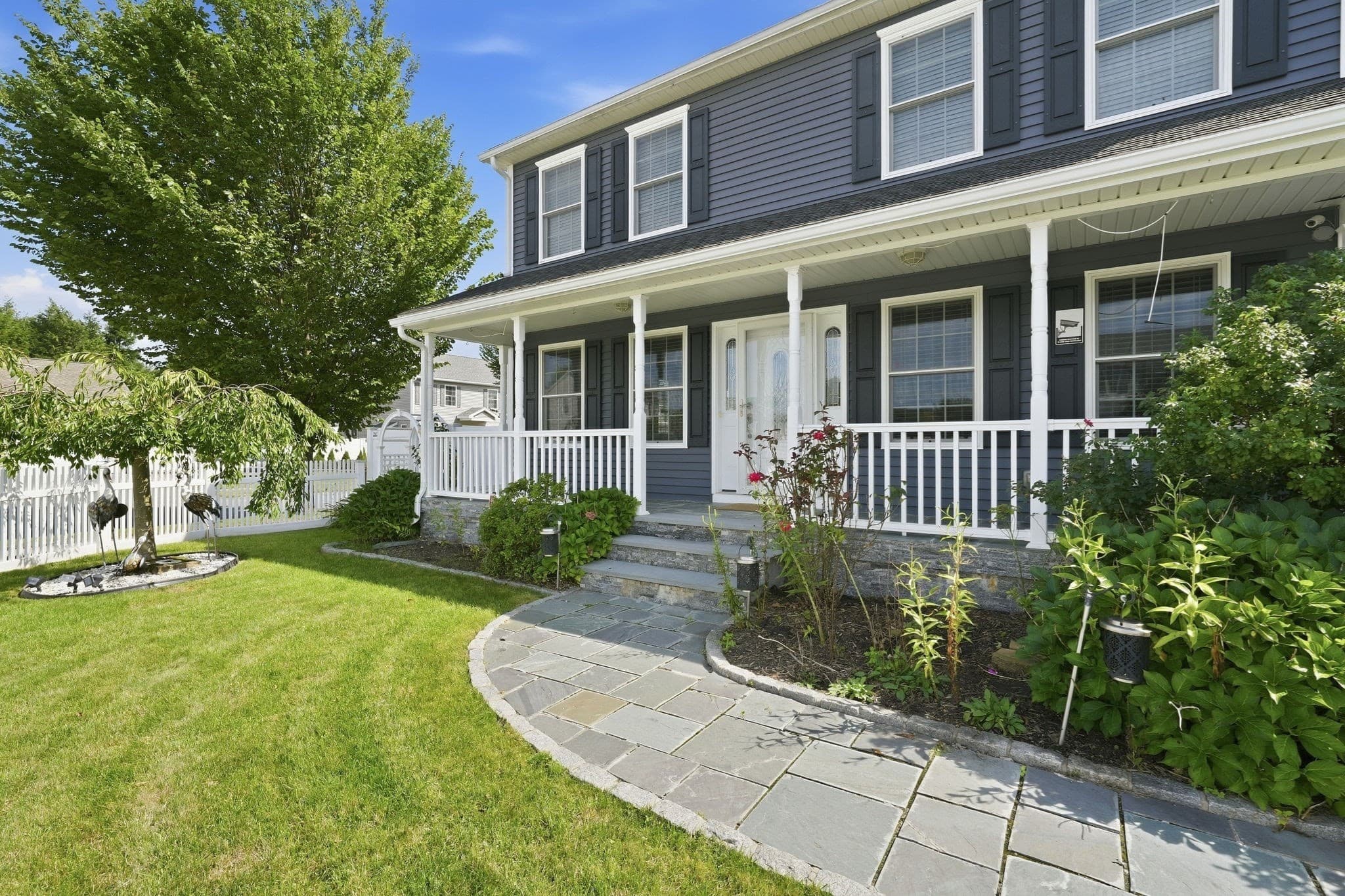 Single Family Residence at 37 Wells St, Springfield MA 01104, Springfield, photo 2 of 39