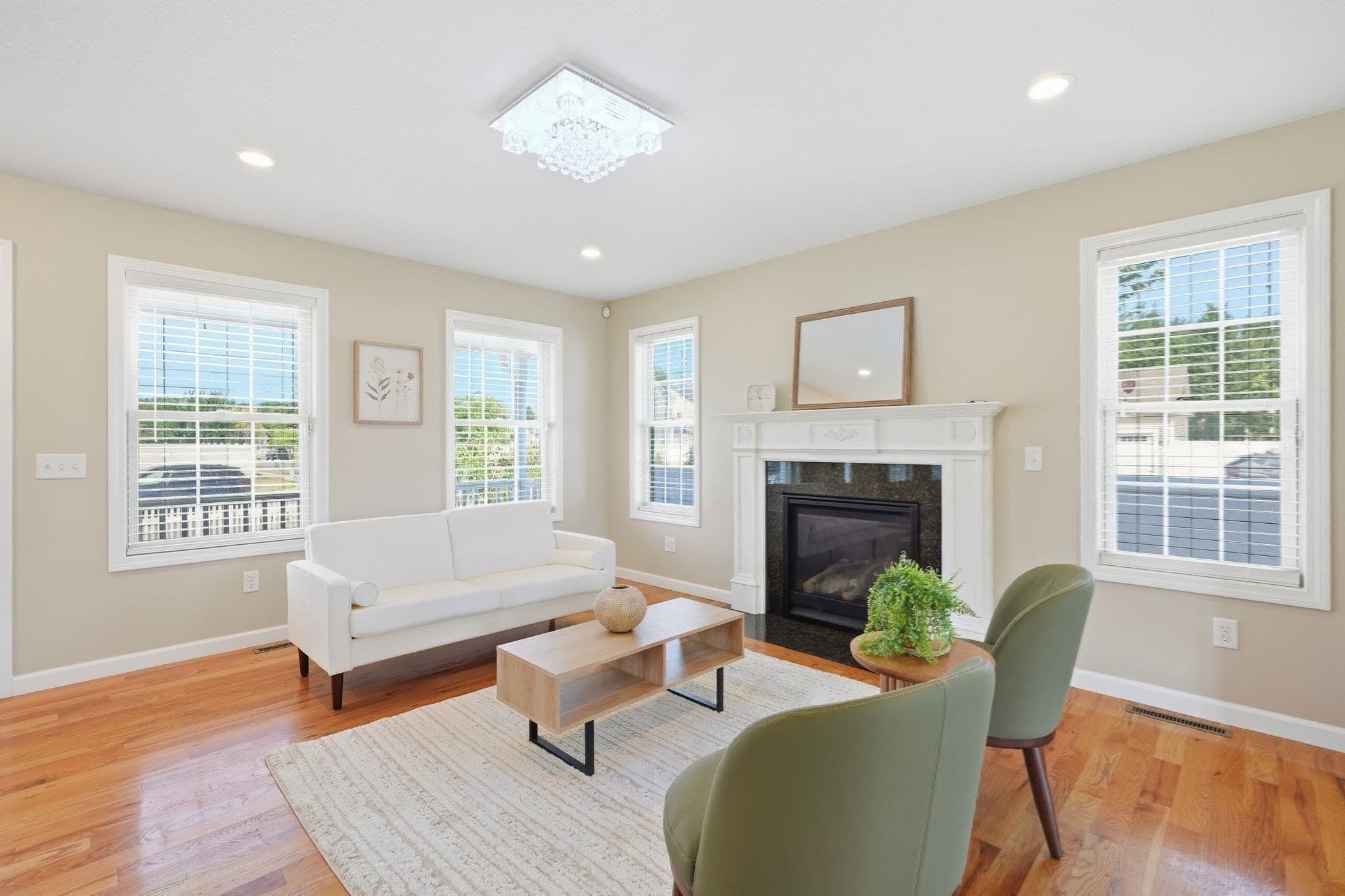 Single Family Residence at 37 Wells St, Springfield MA 01104, Springfield, photo 13 of 39