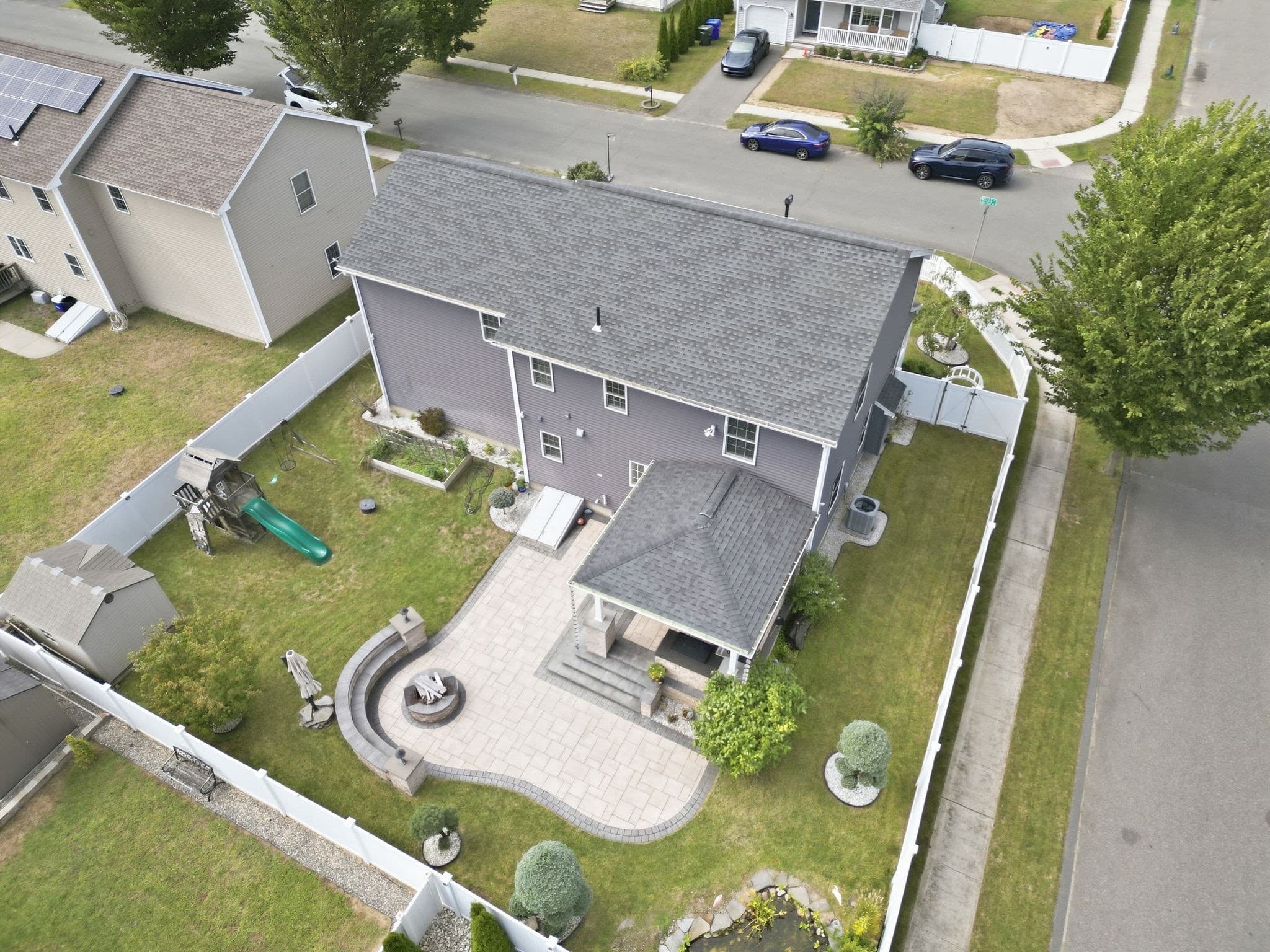 Single Family Residence at 37 Wells St, Springfield MA 01104, Springfield, photo 38 of 39