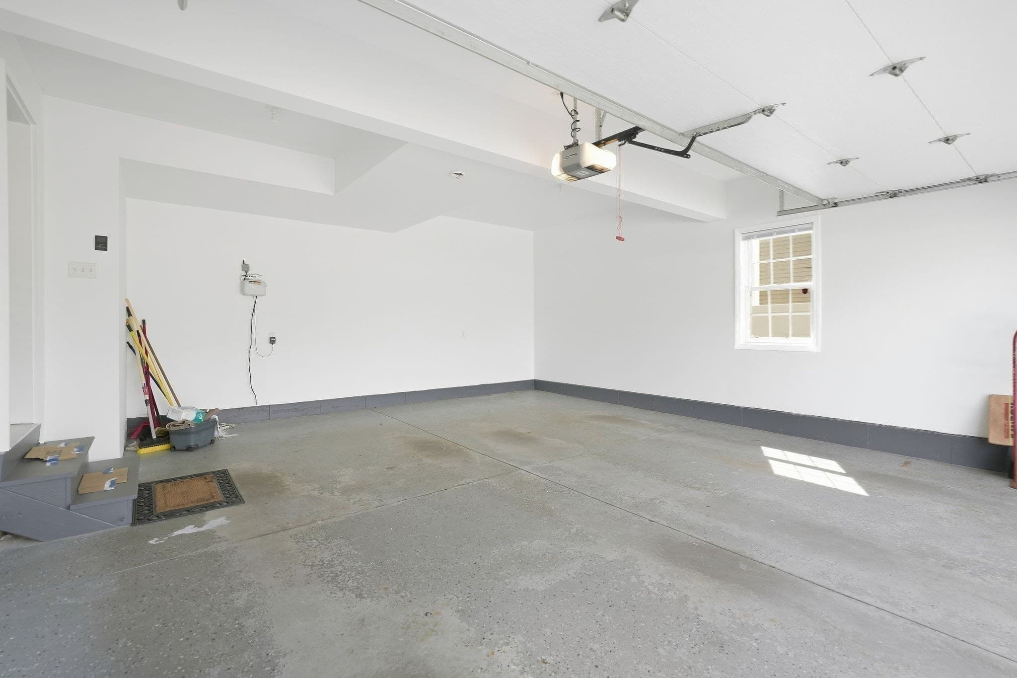 Single Family Residence at 37 Wells St, Springfield MA 01104, Springfield, photo 33 of 39