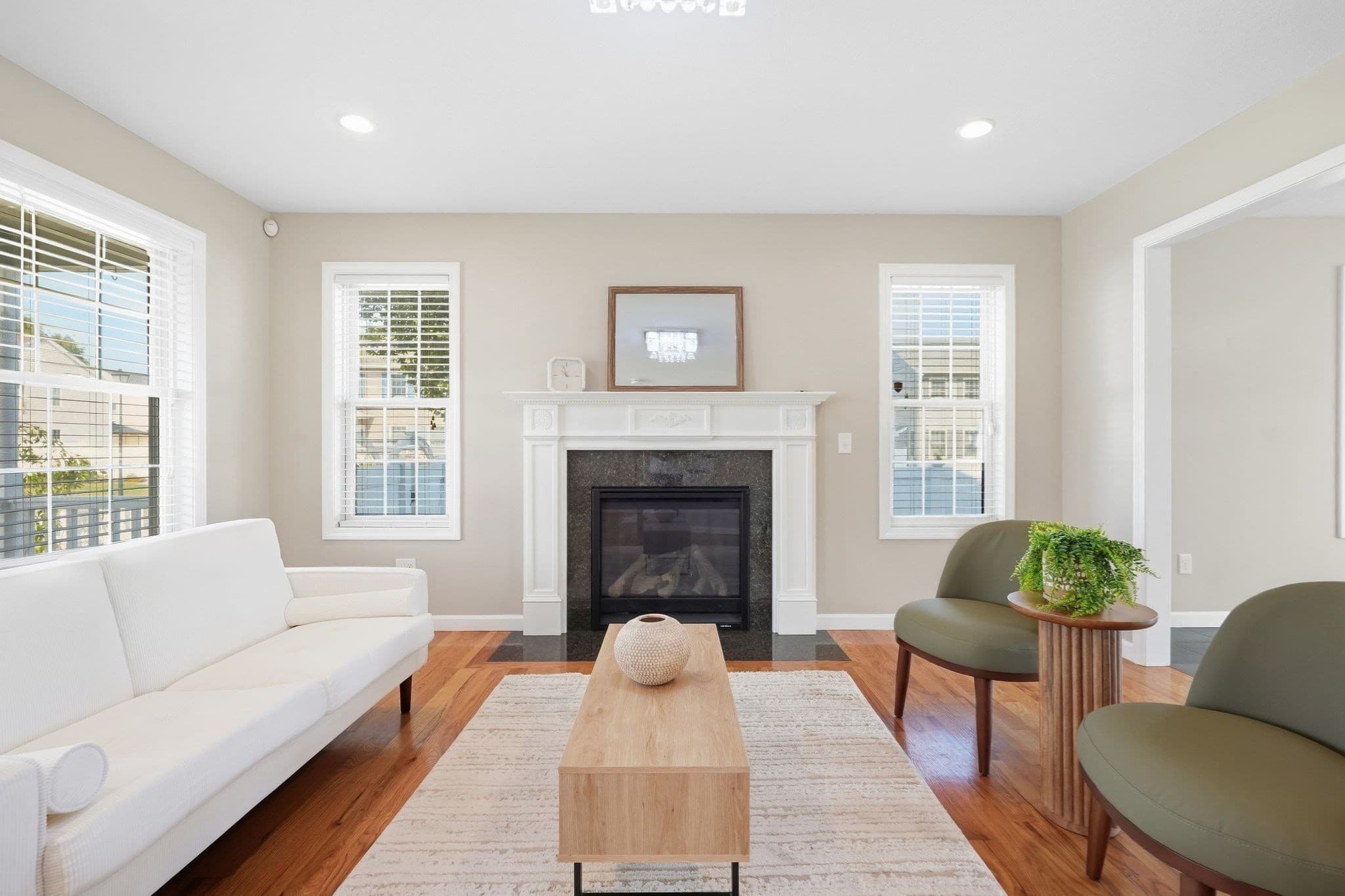 Single Family Residence at 37 Wells St, Springfield MA 01104, Springfield, photo 14 of 39