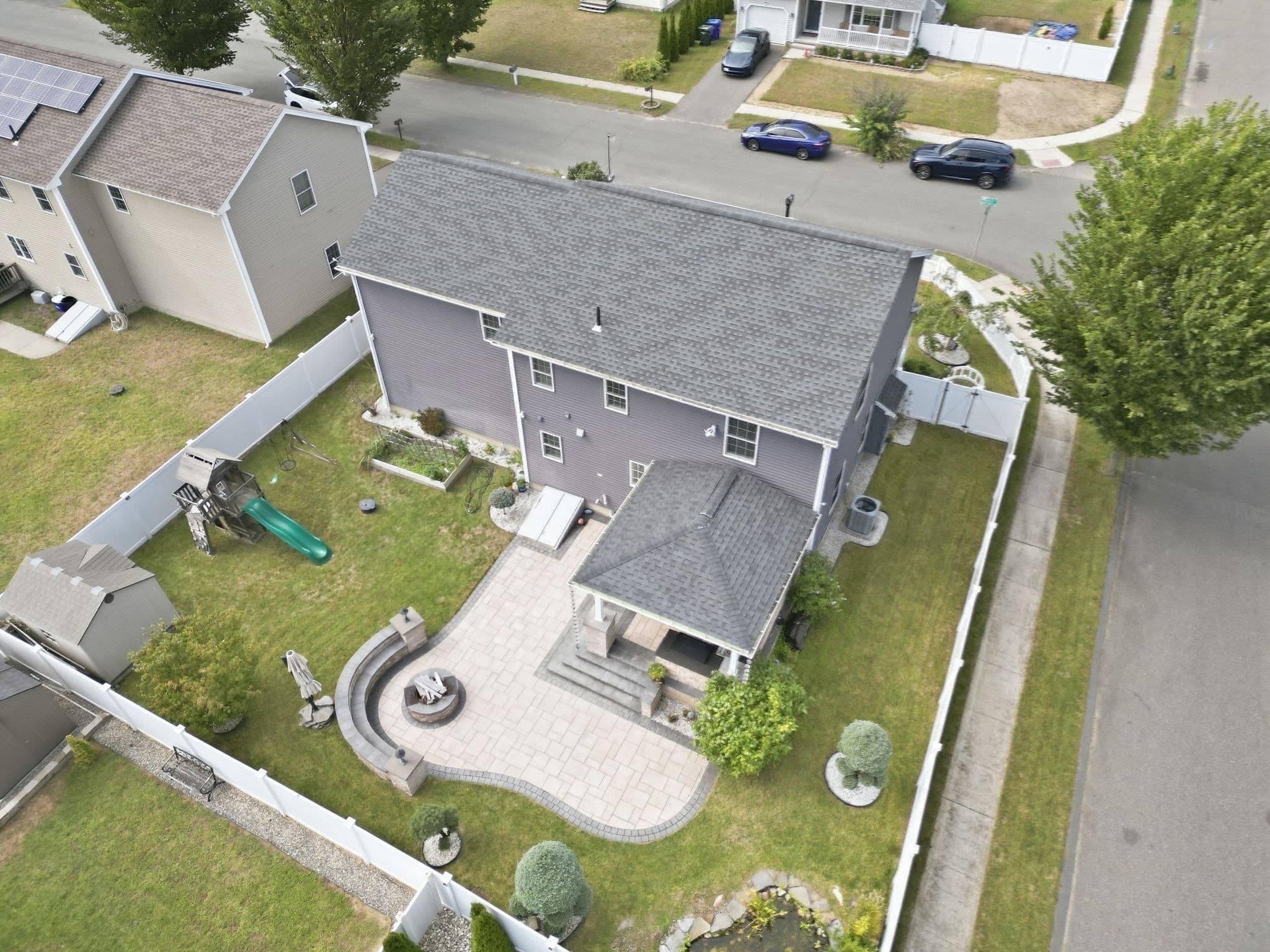 Single Family Residence at 37 Wells St, Springfield MA 01104, Springfield, photo 11 of 39