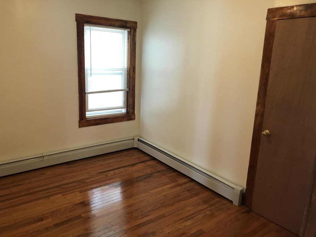 3 Family at 117 Thomas St, Fall River MA 02723, Fall River, photo 5 of 10