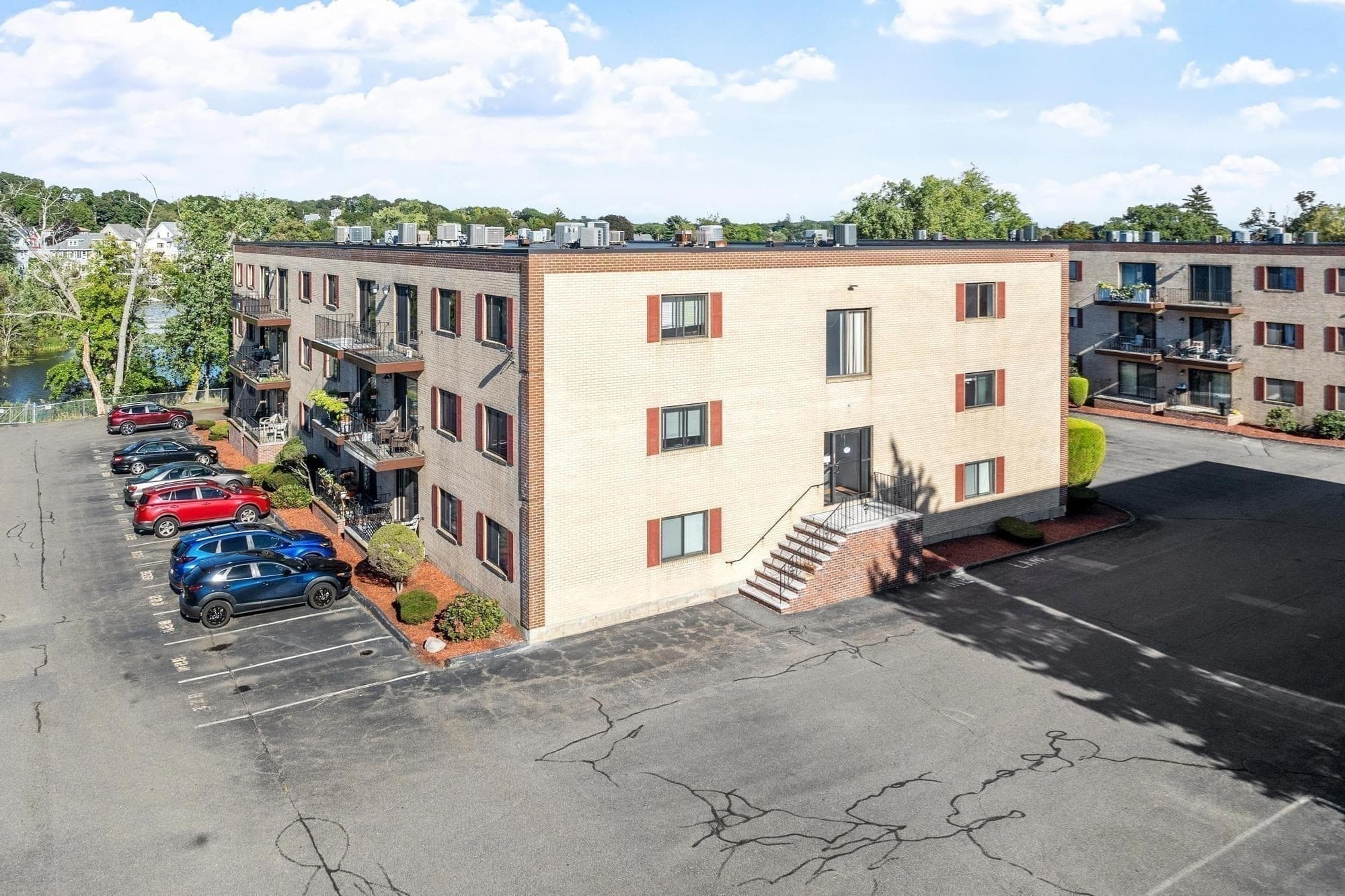 Condominium at 406-U 307 Broadway # 307, Lynn MA 01904, Lynn, photo 31 of 32