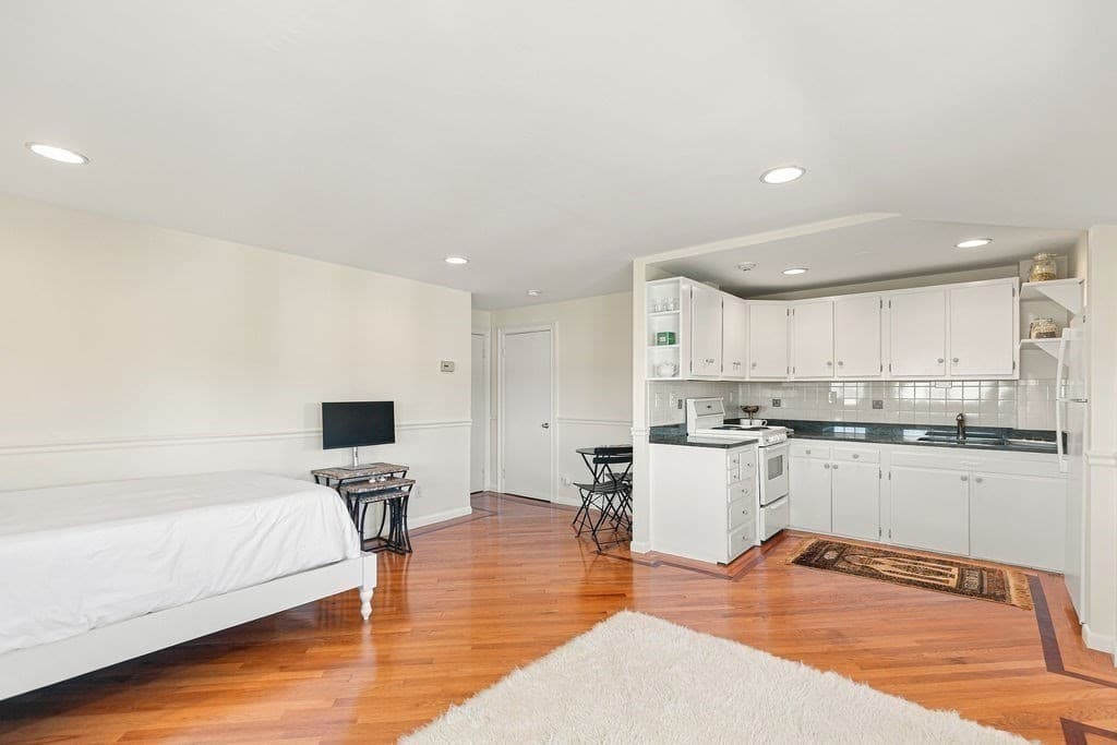Condominium at 54 Lexington Ave # 32, Gloucester MA 01930, Gloucester, photo 5 of 23