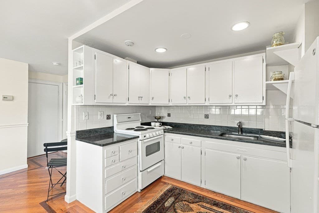 Condominium at 54 Lexington Ave # 32, Gloucester MA 01930, Gloucester, photo 8 of 23