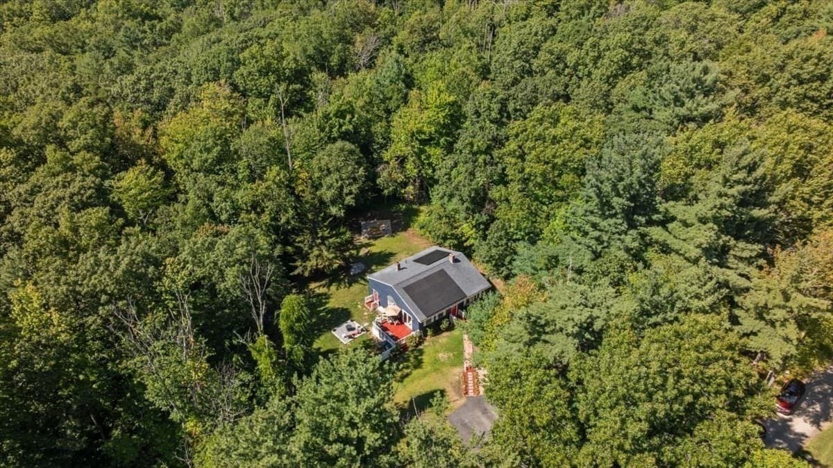 Single Family Residence at 65 Carter Rd, Worcester MA 01609, Worcester, photo 2 of 36