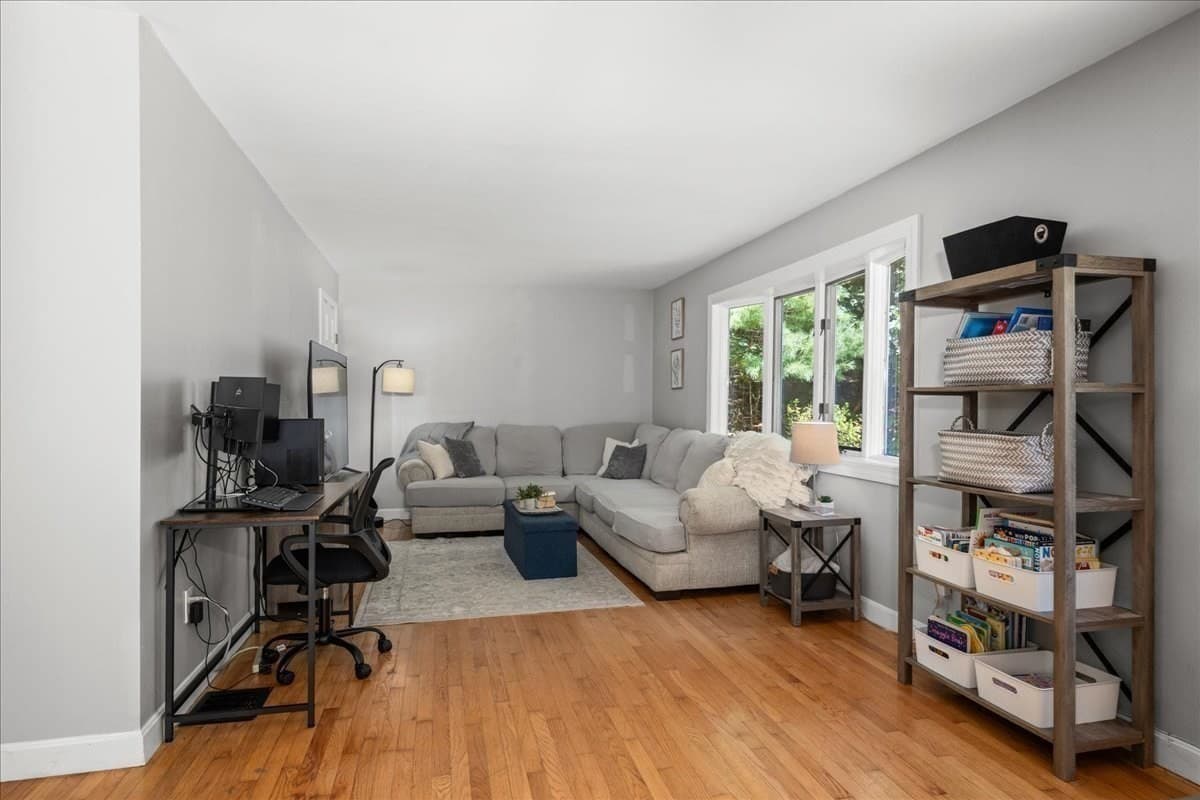 Single Family Residence at 65 Carter Rd, Worcester MA 01609, Worcester, photo 10 of 36