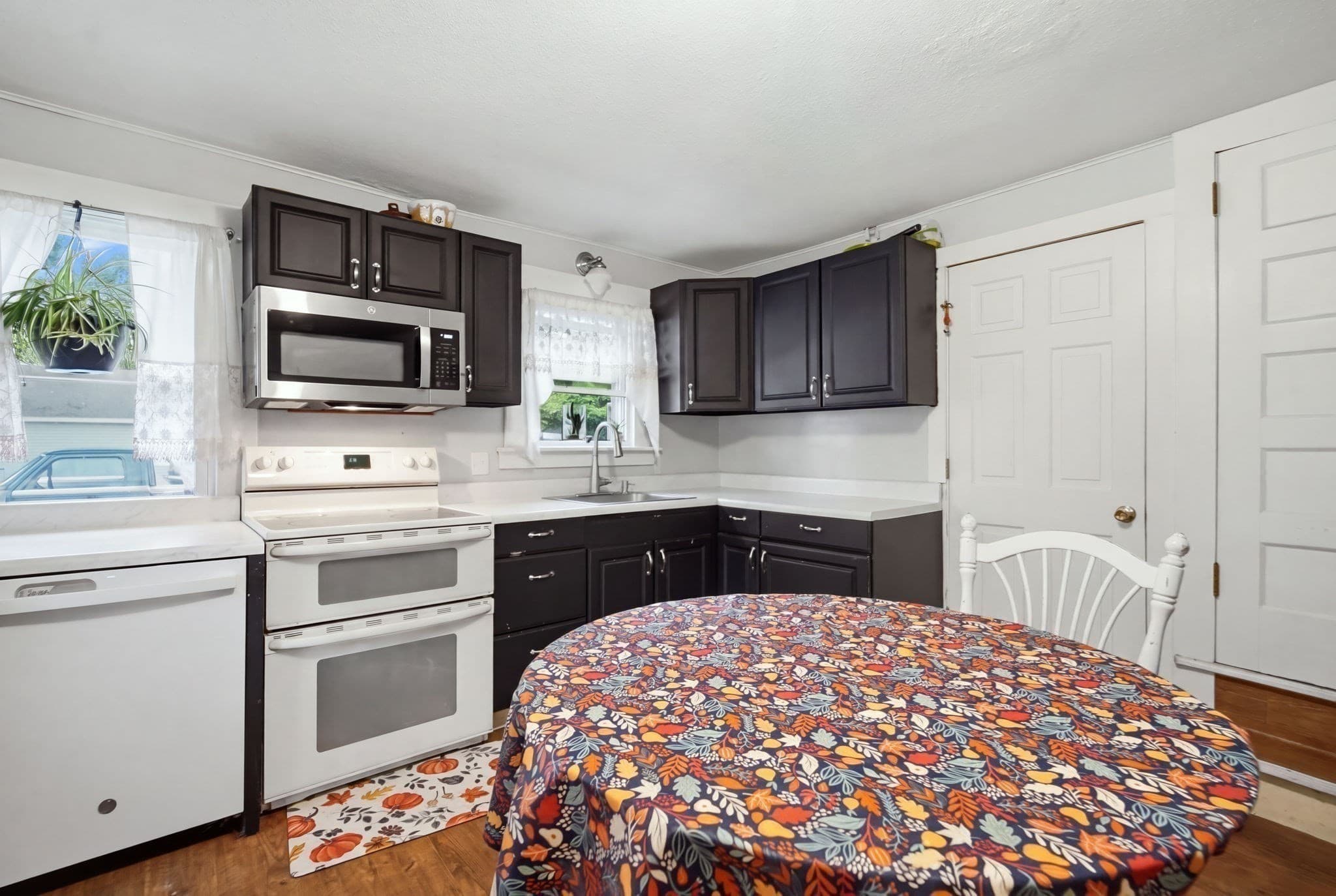Single Family Residence at 12 First Street, East Longmeadow MA 01028, East Longmeadow, photo 5 of 28