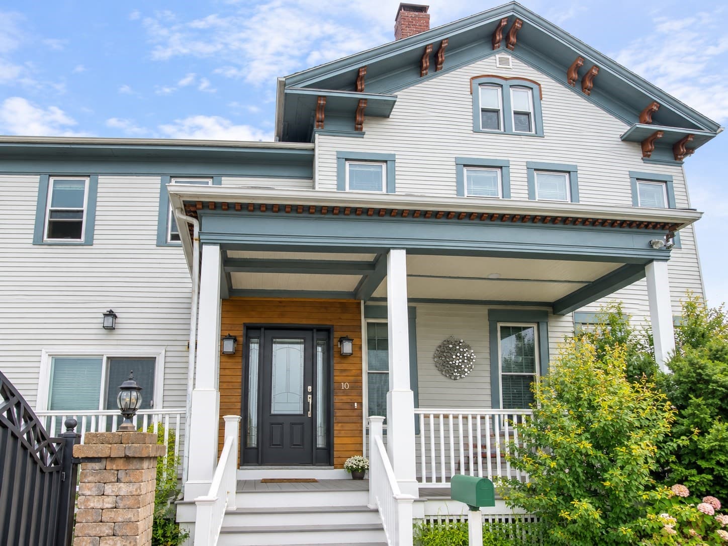 10-12 Bradbury Ave, Medford MA 02155