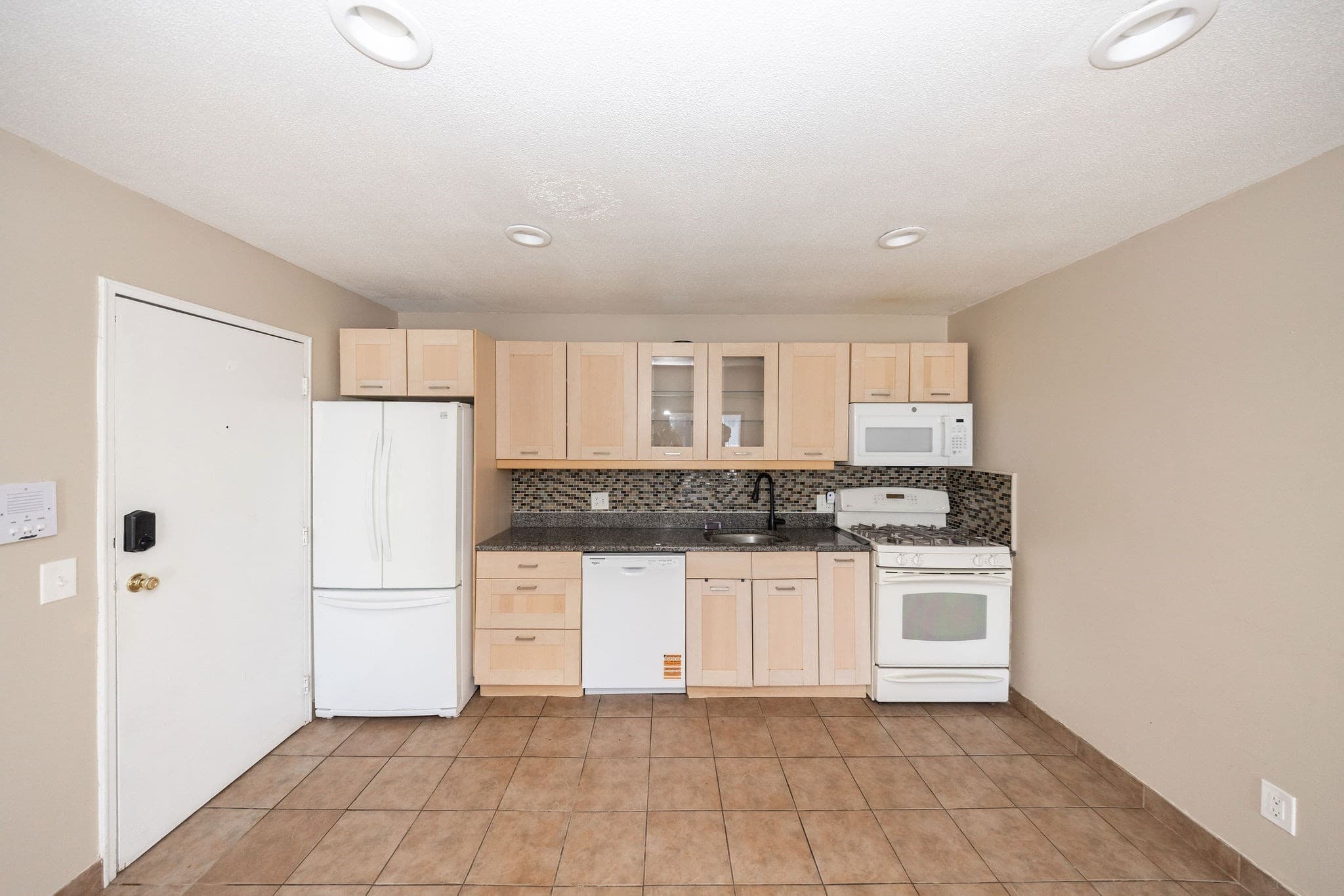 Condominium at 35 Hosmer St # 19, Marlborough MA 01752, Marlborough, photo 3 of 20