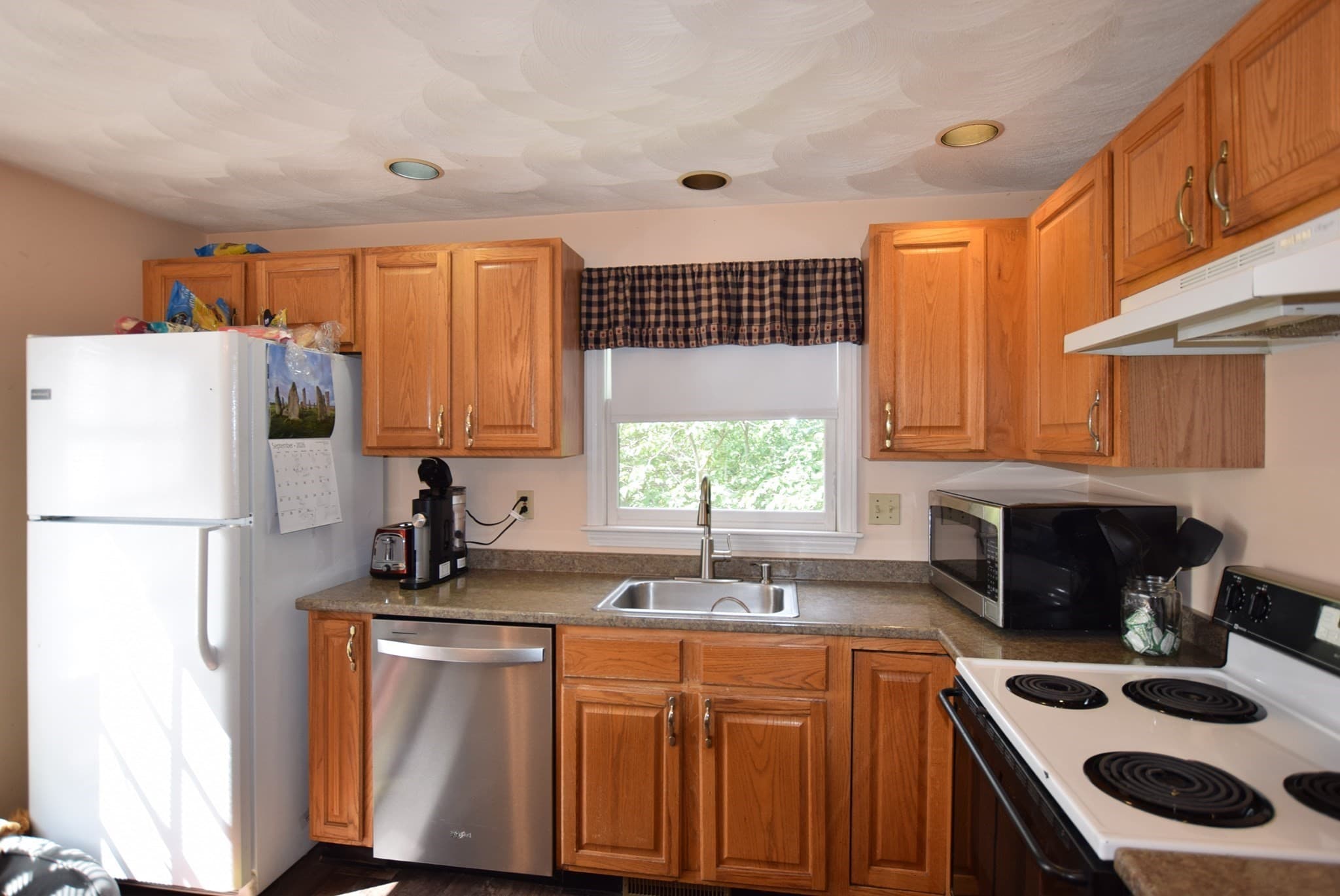 Single Family Residence at 130 B Street, Dracut MA 01826, Dracut, photo 2 of 18