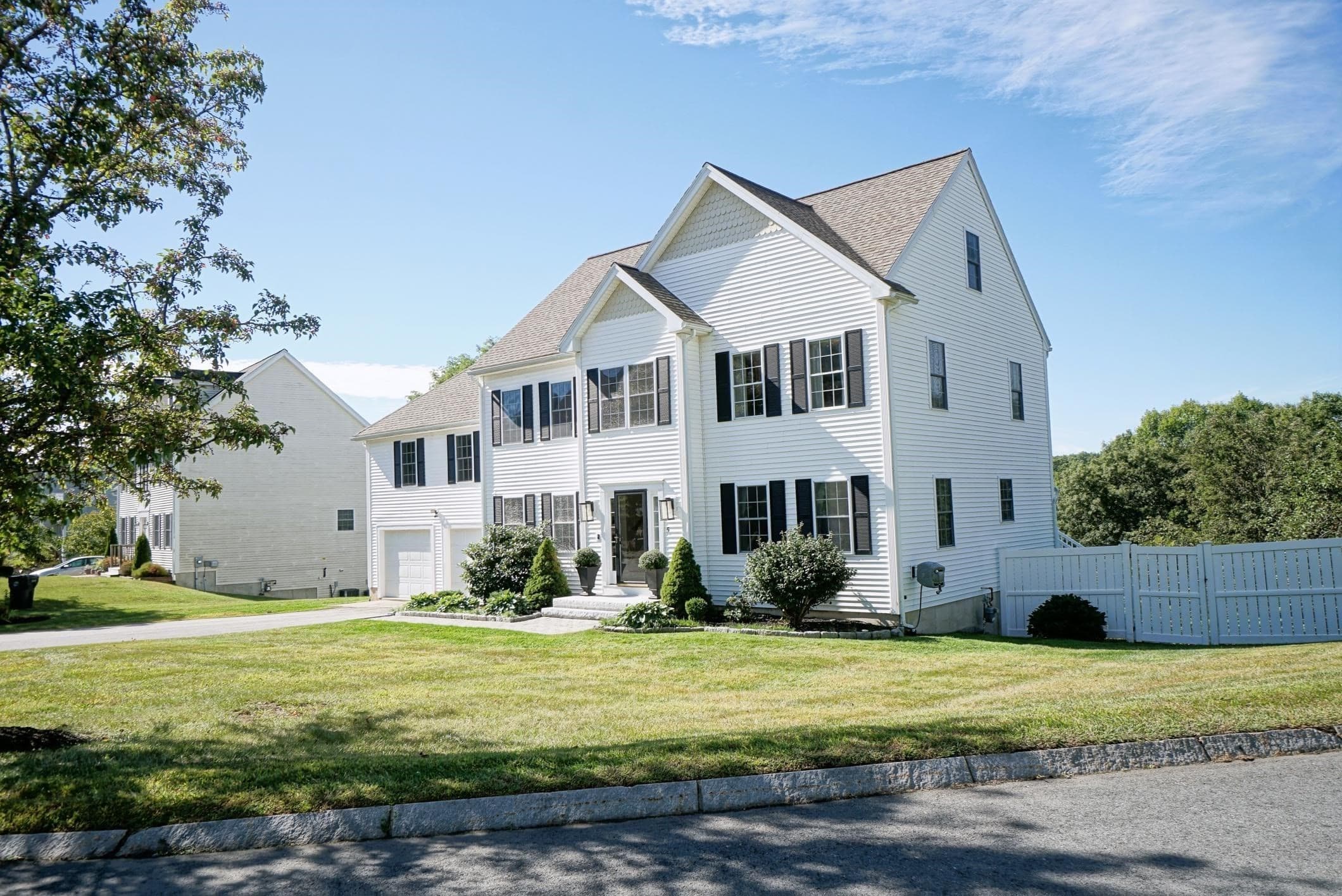 Single Family Residence at 5 Overlook Circle, Haverhill MA 01835, Haverhill, photo 2 of 42
