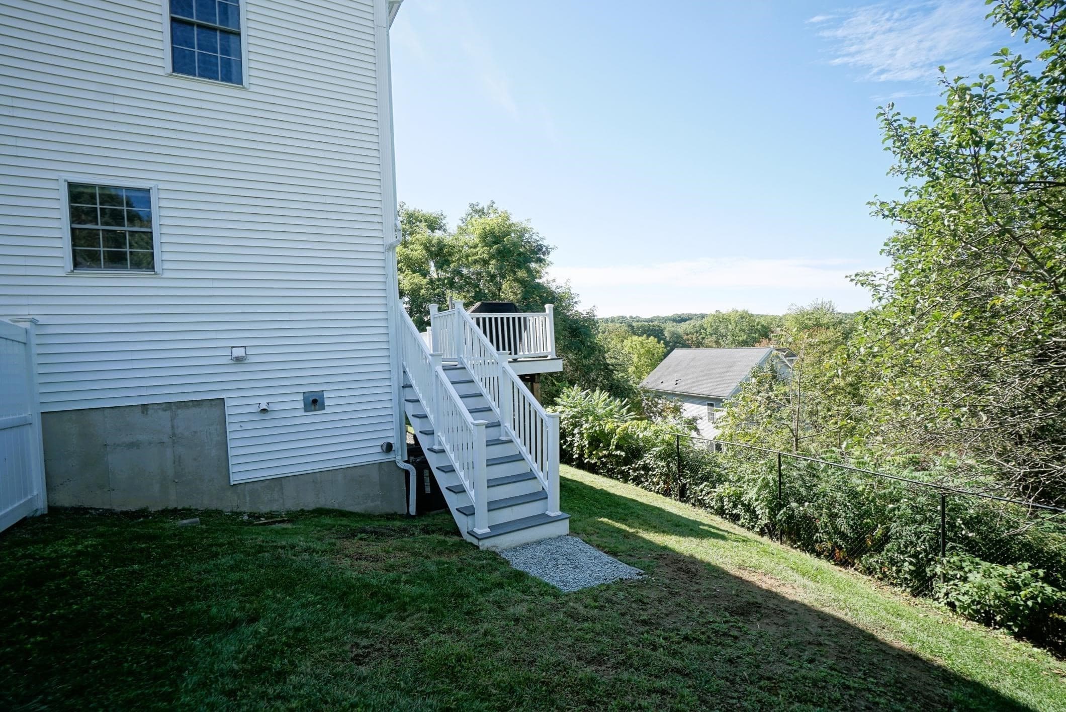 Single Family Residence at 5 Overlook Circle, Haverhill MA 01835, Haverhill, photo 6 of 42
