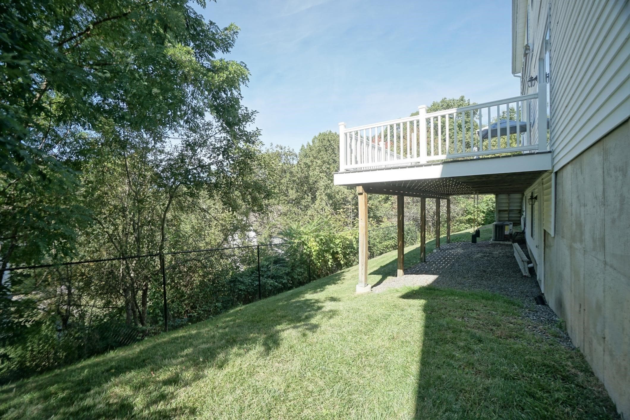 Single Family Residence at 5 Overlook Circle, Haverhill MA 01835, Haverhill, photo 8 of 42