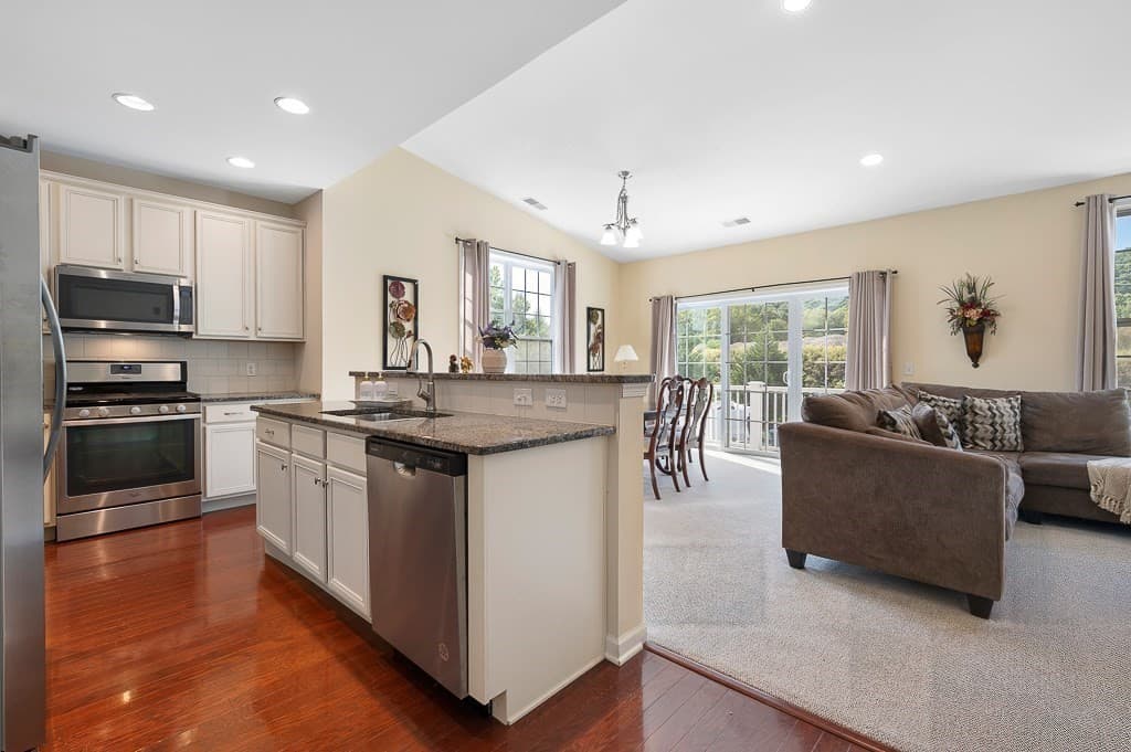 Condominium at 2109 Simeon Howard Way # 2109, Westborough MA 01581, Westborough, photo 5 of 40