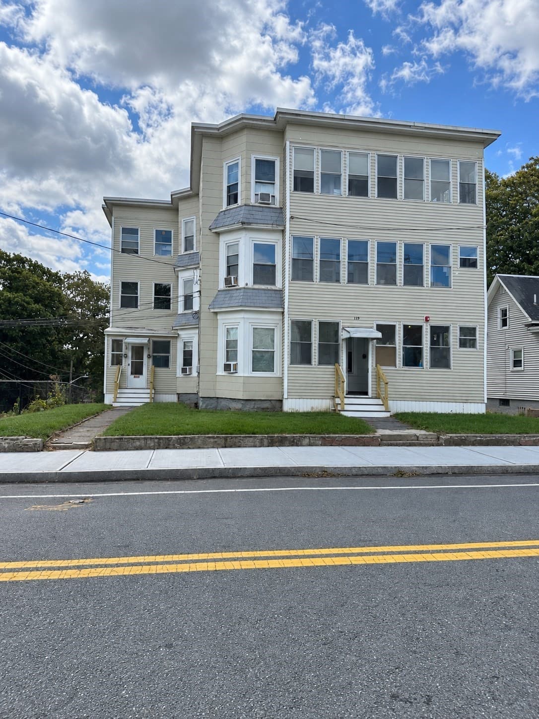 5-9 Family at 113 Spruce, Leominster MA 01453, Leominster, photo 2 of 23