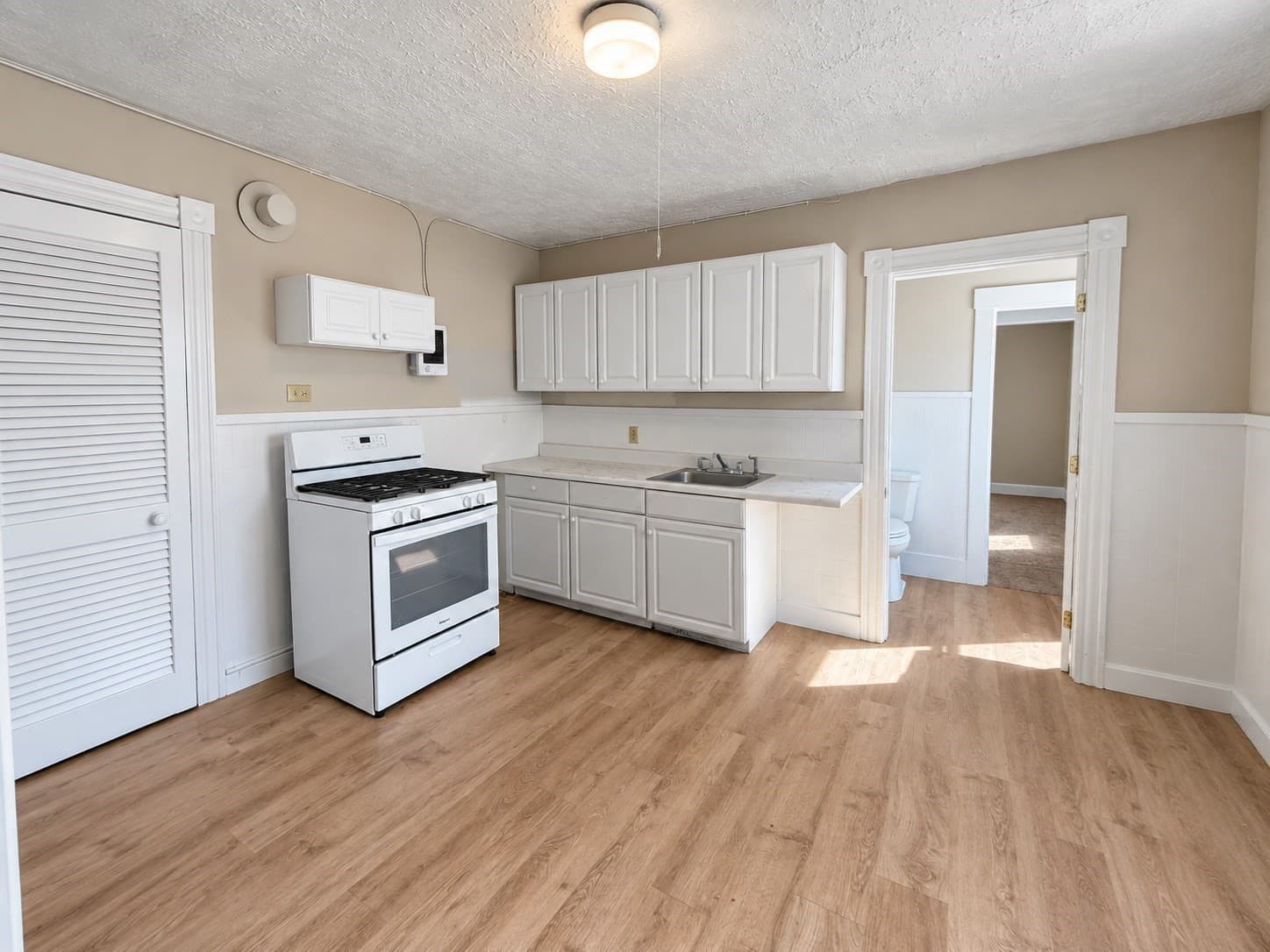 5-9 Family at 113 Spruce, Leominster MA 01453, Leominster, photo 6 of 23