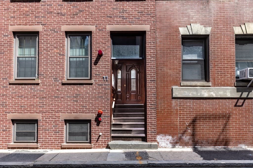 Condominium at 11 Wiget Street # 1, Boston MA 02113, Boston, photo 17 of 18