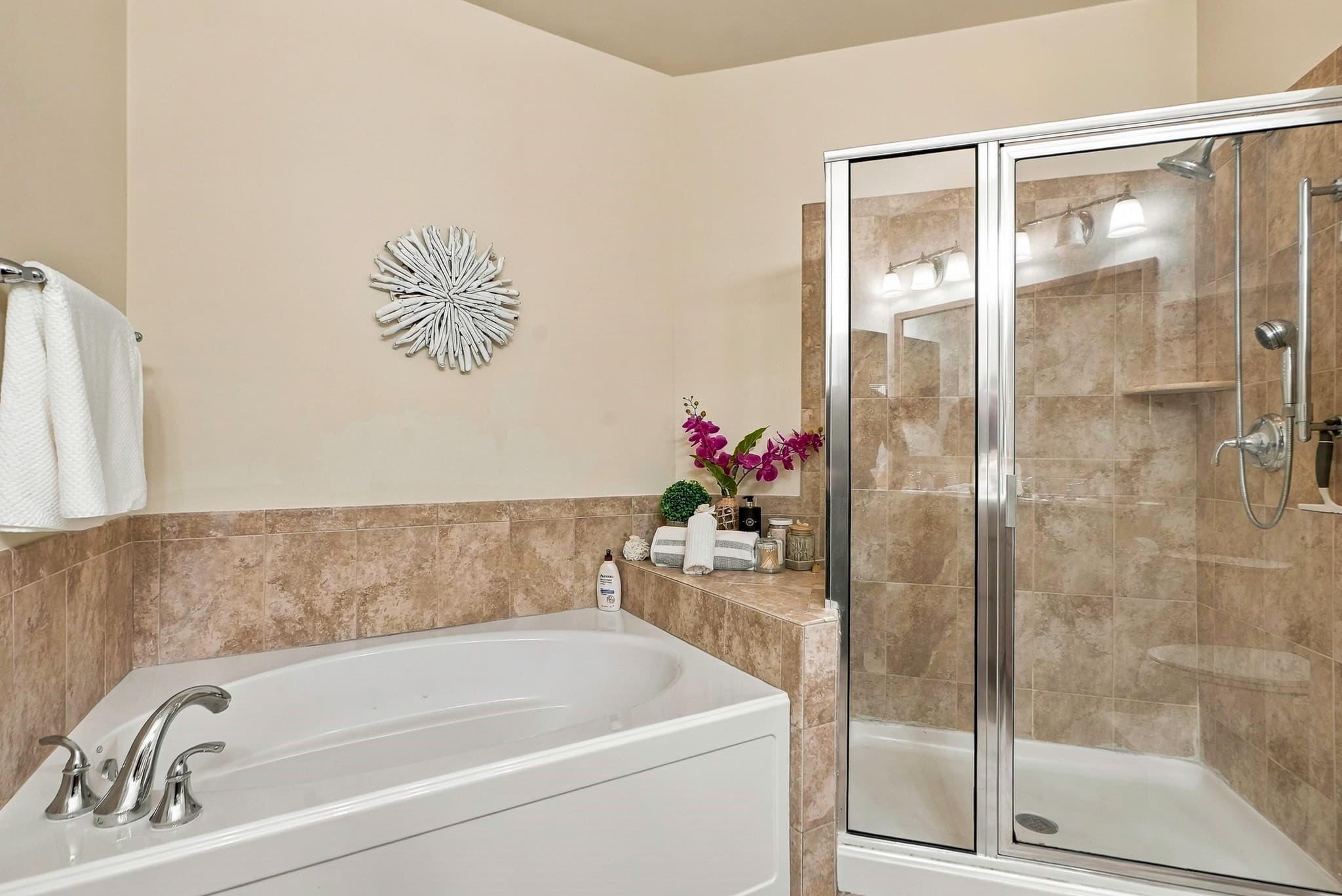 Condominium at 2102 Simeon Howard Way # 2102, Westborough MA 01581, Westborough, photo 23 of 42
