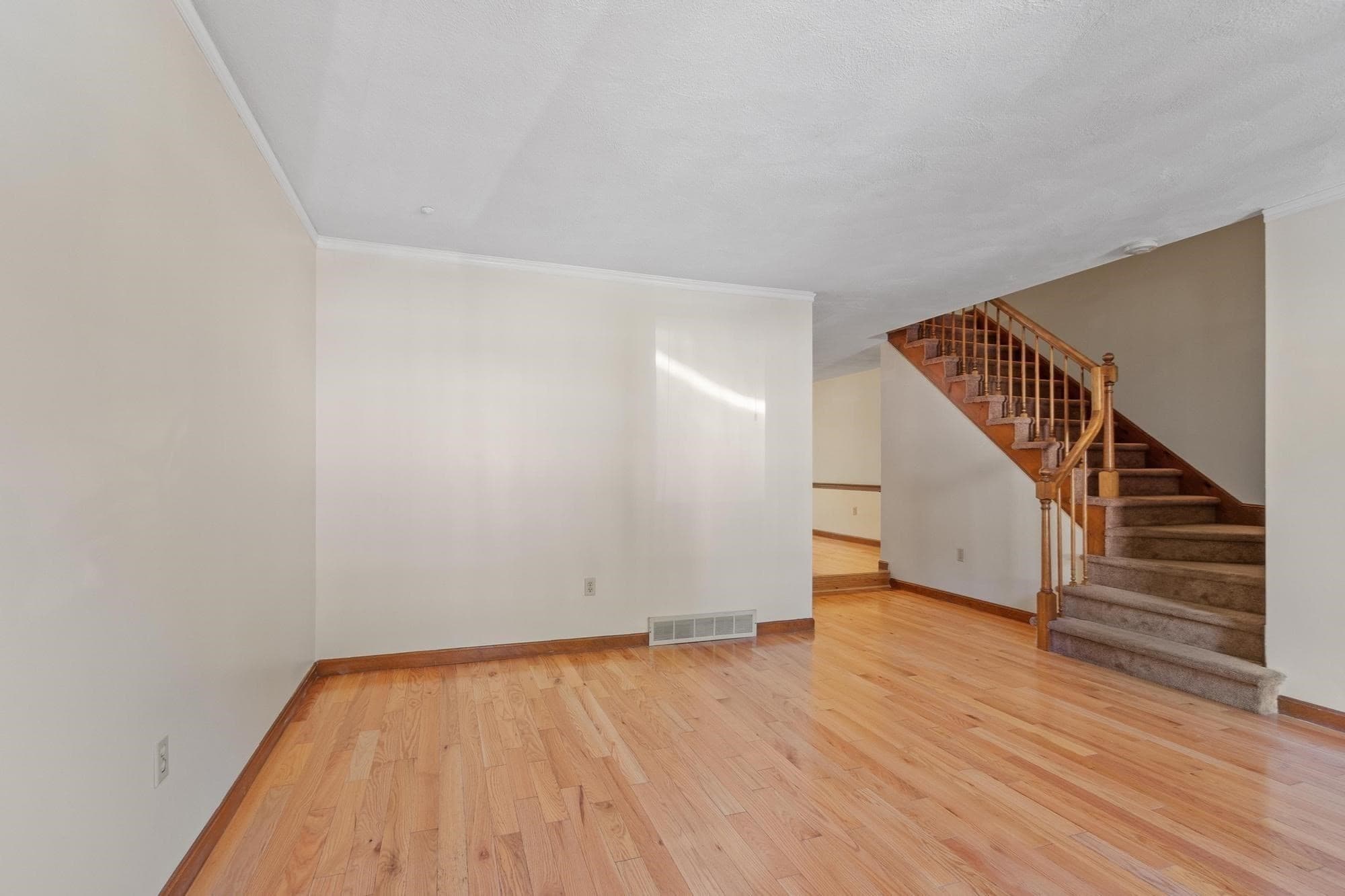 Condominium at 895 Wellman Avenue # 895, Chelmsford MA 01863, Chelmsford, photo 3 of 38