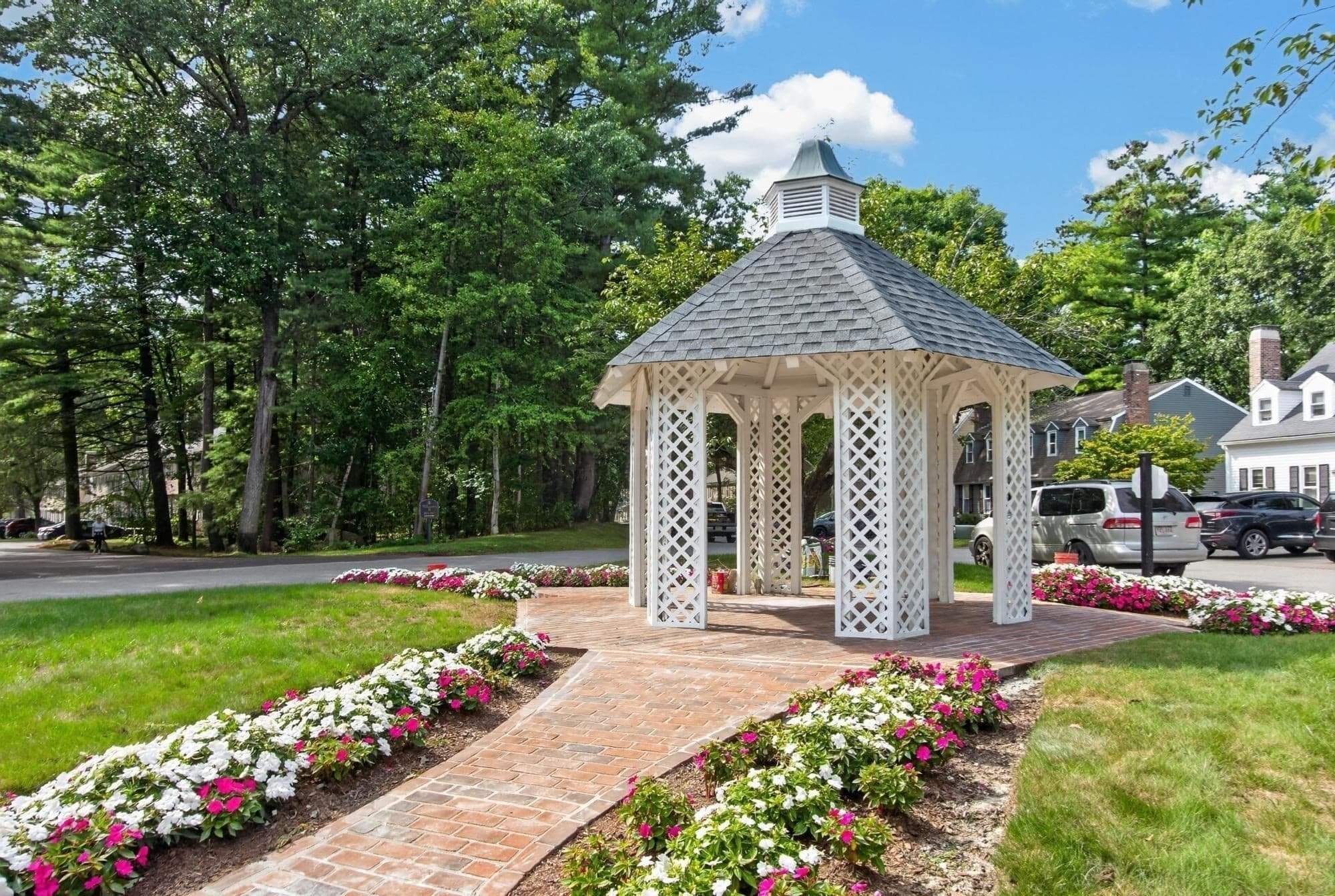 Condominium at 895 Wellman Avenue # 895, Chelmsford MA 01863, Chelmsford, photo 32 of 38