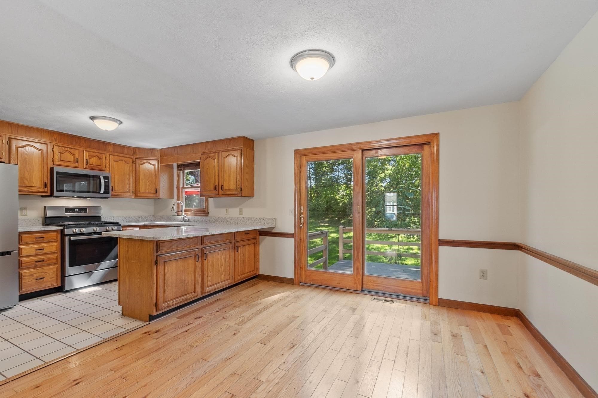 Condominium at 895 Wellman Avenue # 895, Chelmsford MA 01863, Chelmsford, photo 10 of 38
