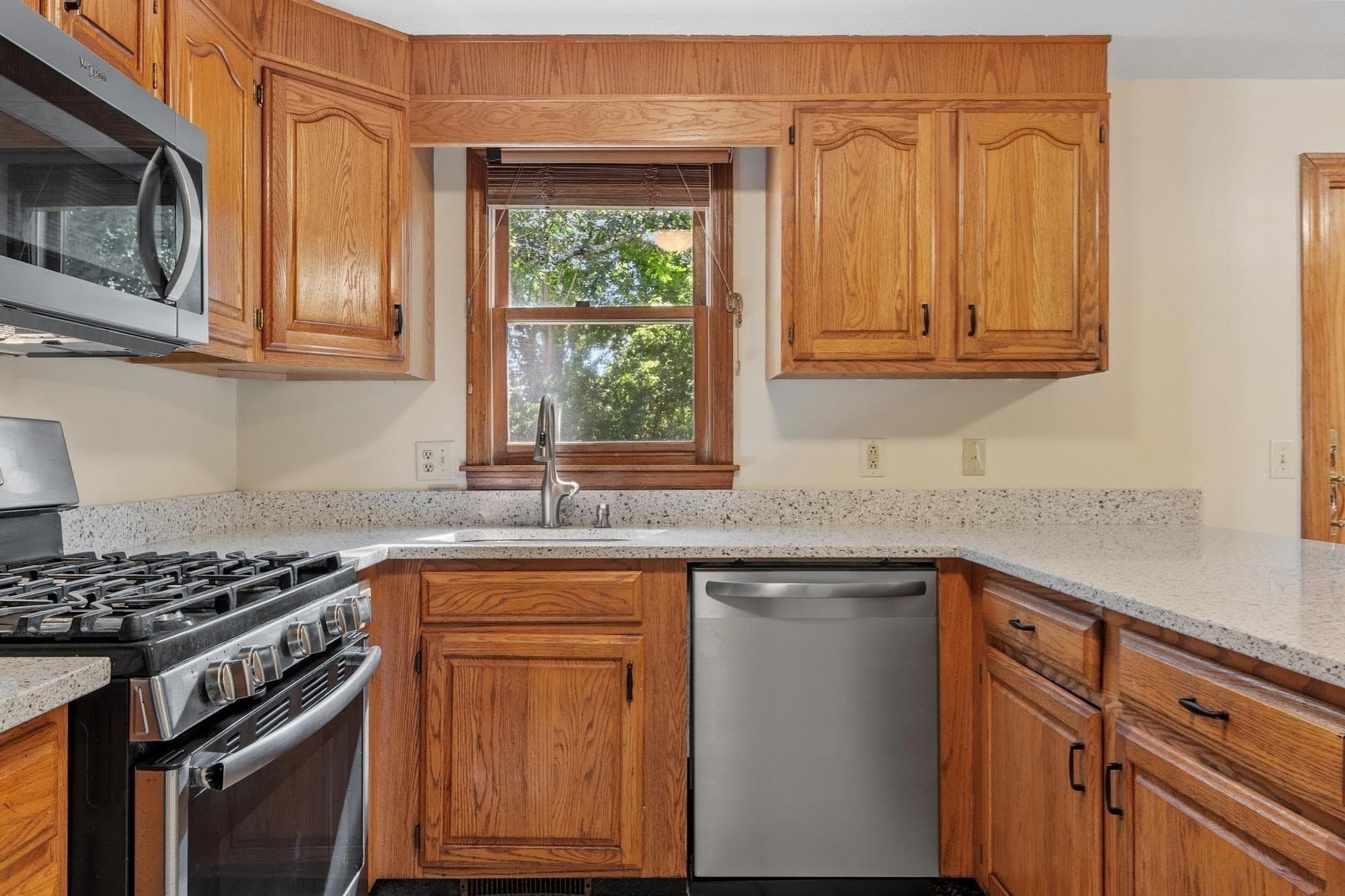 Condominium at 895 Wellman Avenue # 895, Chelmsford MA 01863, Chelmsford, photo 11 of 38