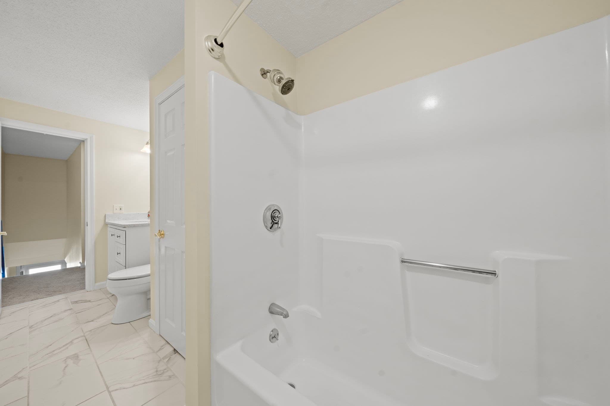 Condominium at 10 Oliver # C, Haverhill MA 01832, Haverhill, photo 12 of 33