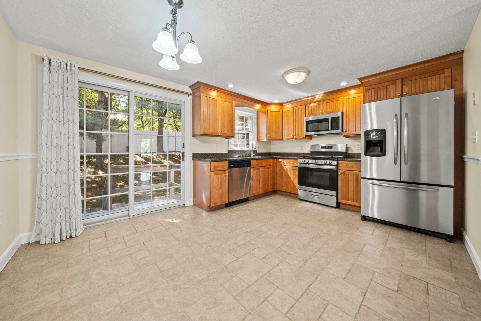Condominium at 10 Oliver # C, Haverhill MA 01832, Haverhill, photo 20 of 33