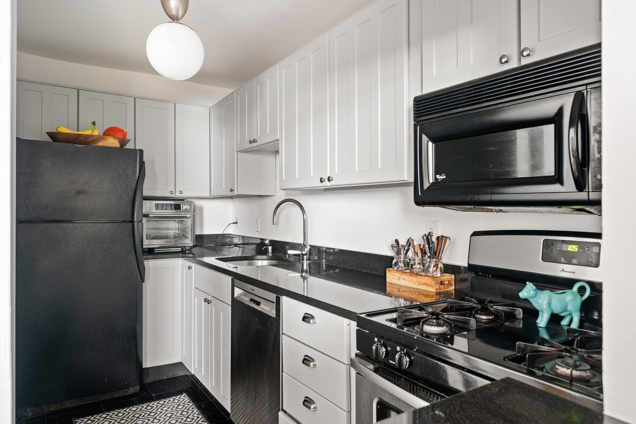 Condominium at 599 Tremont St # 6, Boston MA 02118, photo 5 of 7
