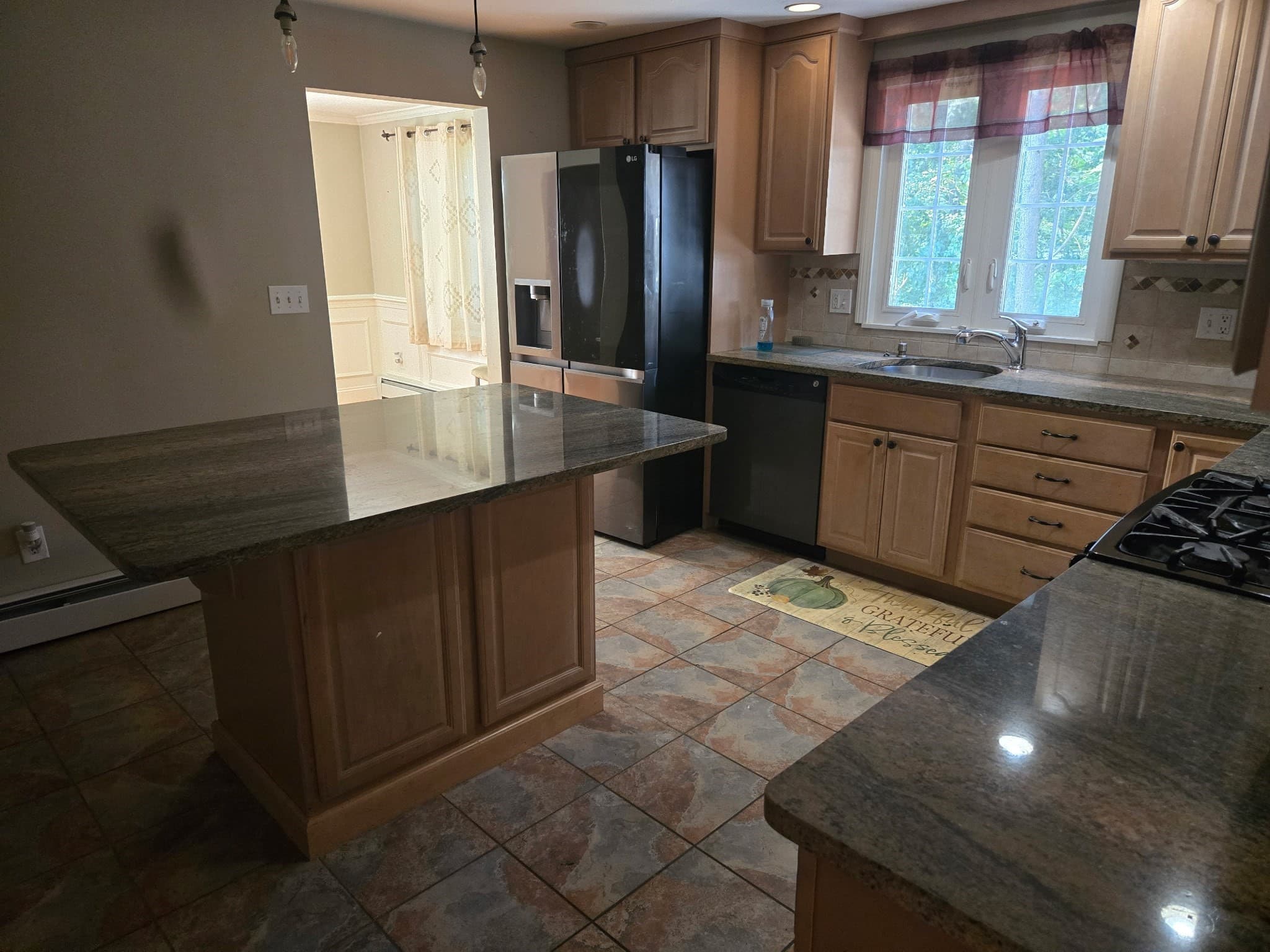 Single Family Residence at 23 Kings Row Ln, Framingham MA 01701, Framingham, photo 14 of 28