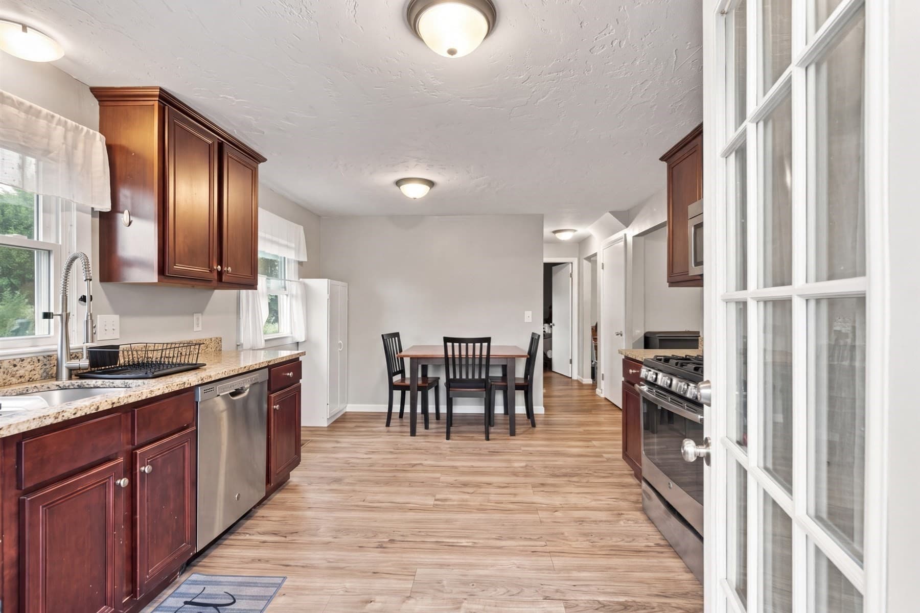 Single Family Residence at 580 Crescent St, East Bridgewater MA 02333, East Bridgewater, photo 9 of 41