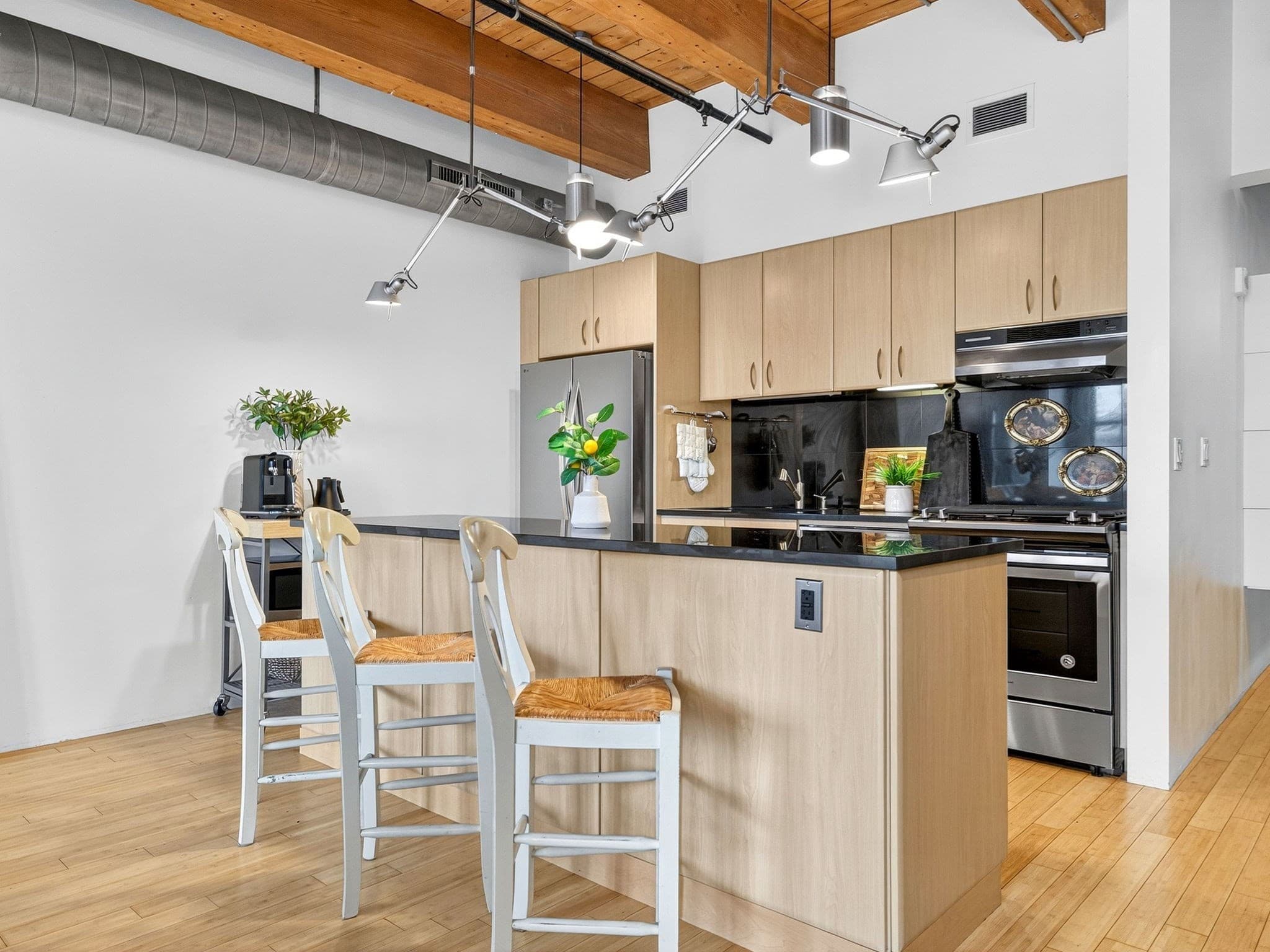 Condominium at 9 West Broadway # 508, Boston MA 02127, photo 5 of 24
