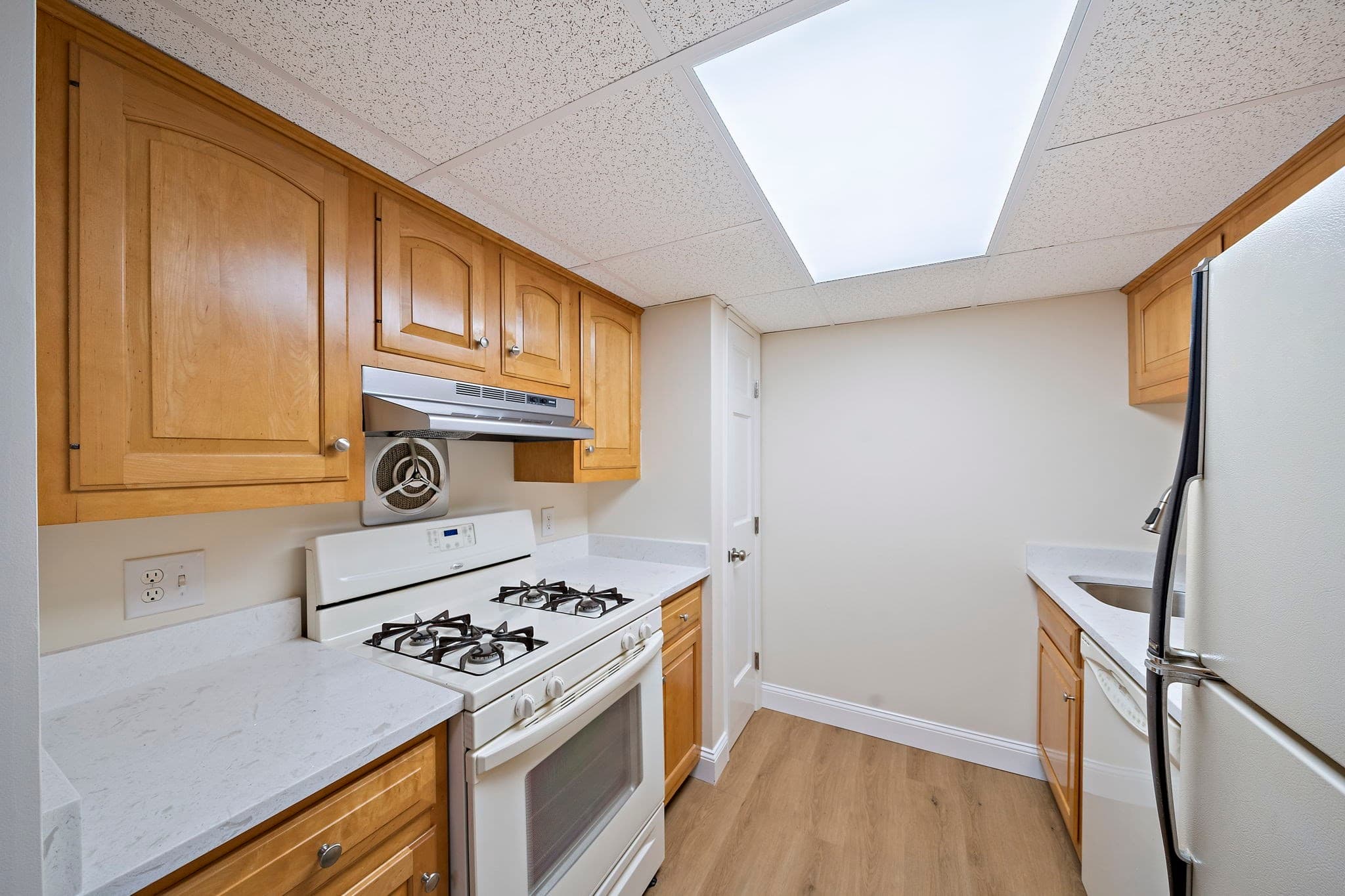 Condominium at 18 Kingswood Dr # 5, Abington MA 02351, Abington, photo 3 of 21