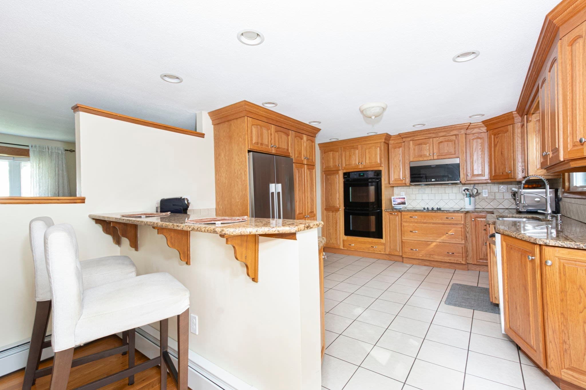 Single Family Residence at 4 Carter Rd, Worcester MA 01609, Worcester, photo 12 of 36