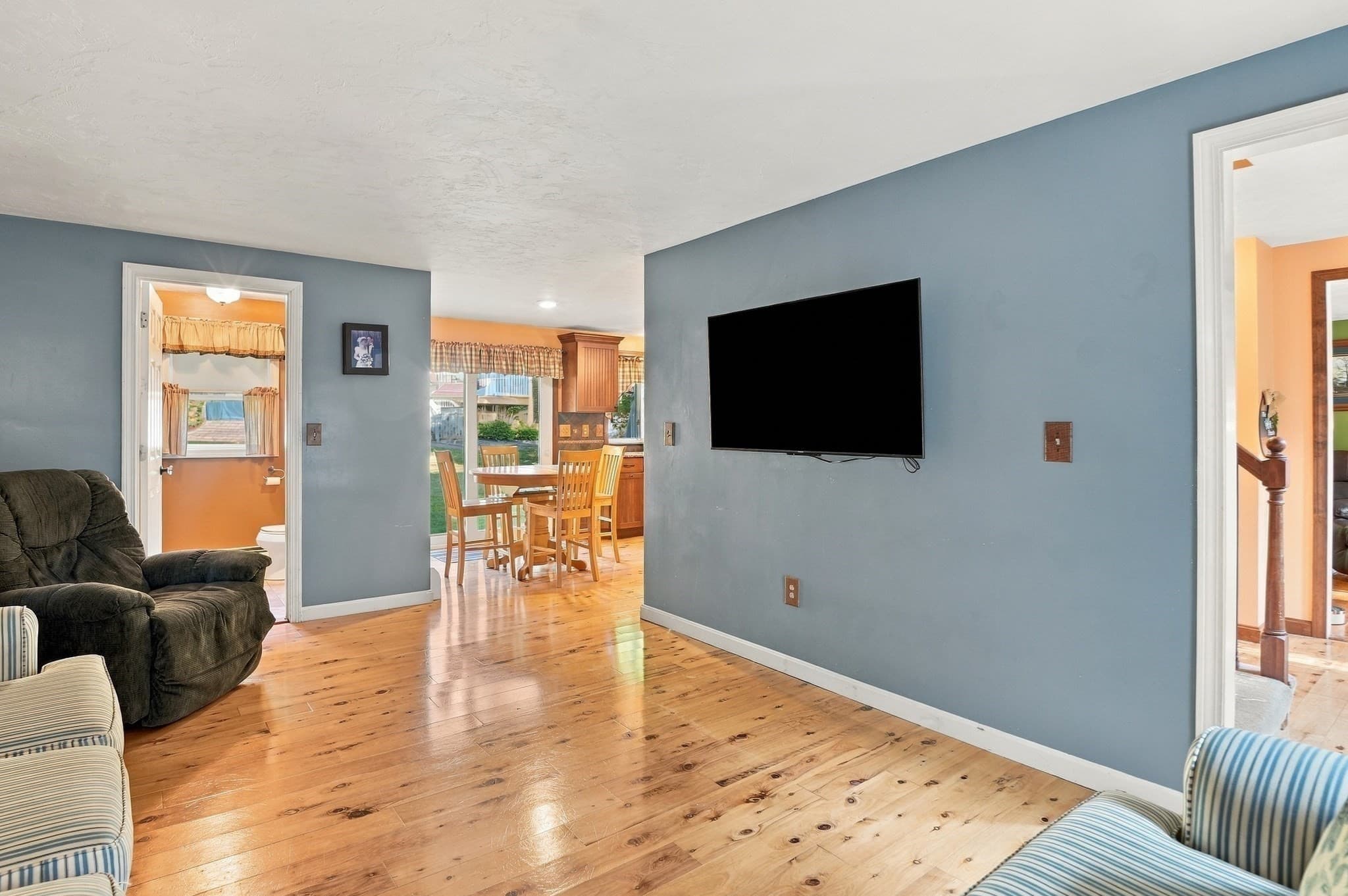 Single Family Residence at 10 Flaxfield Road, Dudley MA 01571, Dudley, photo 12 of 42