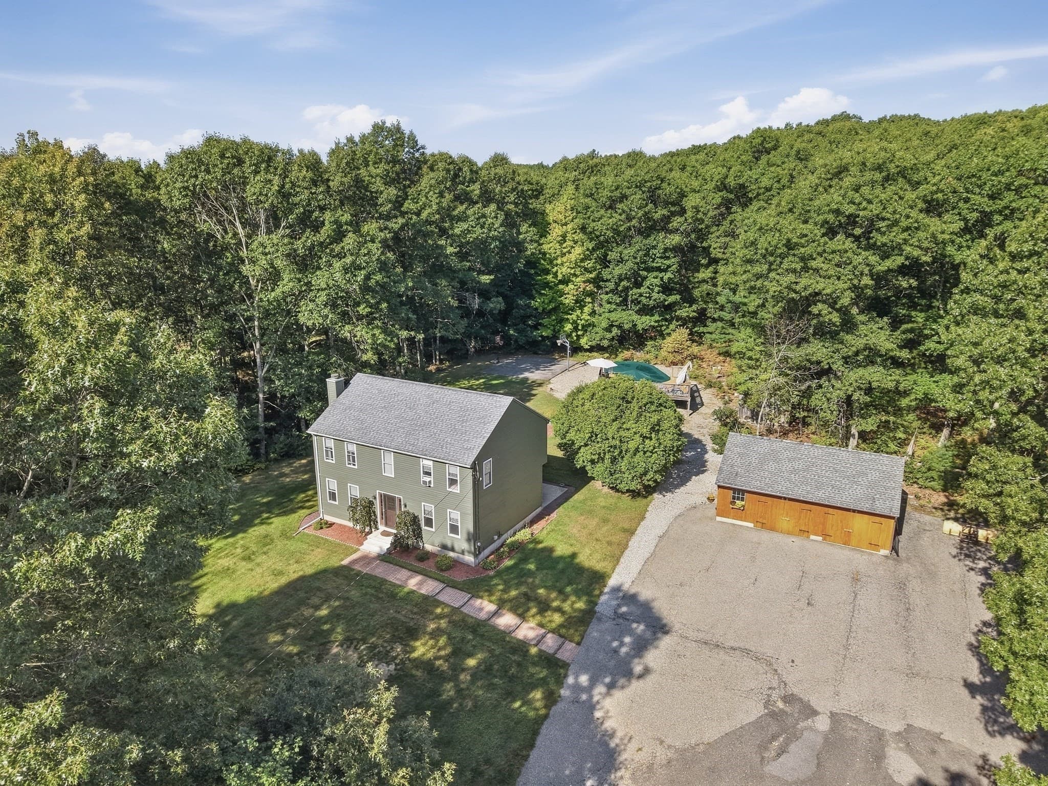 10 Flaxfield Road, Dudley MA 01571