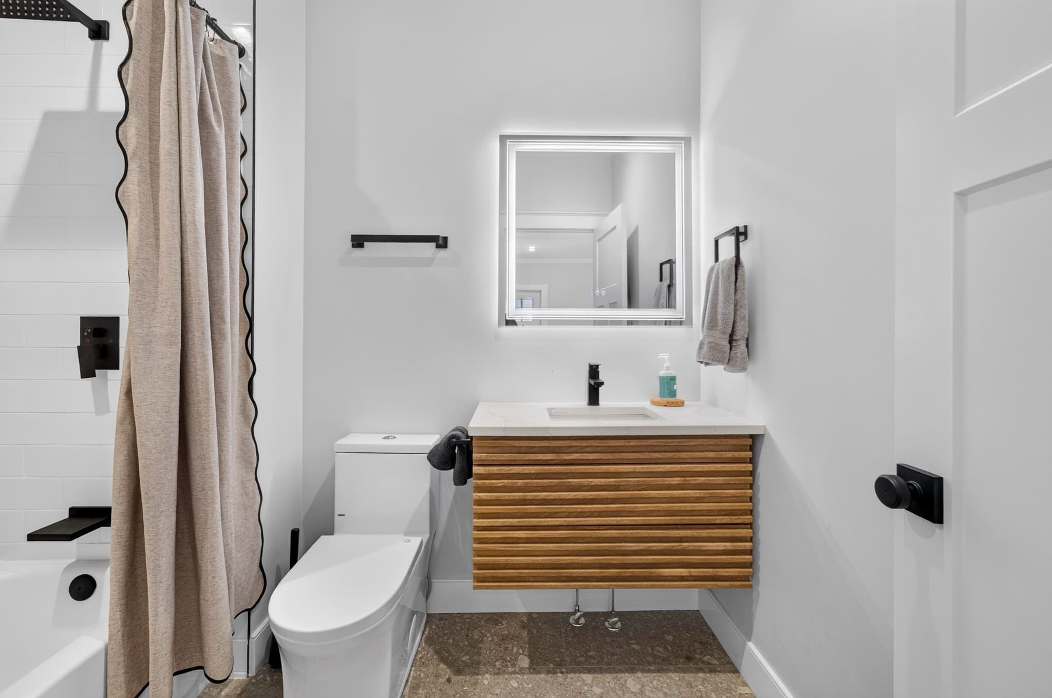 Condominium at 66 Farquhar # 1, Boston MA 02131, Boston, photo 17 of 41