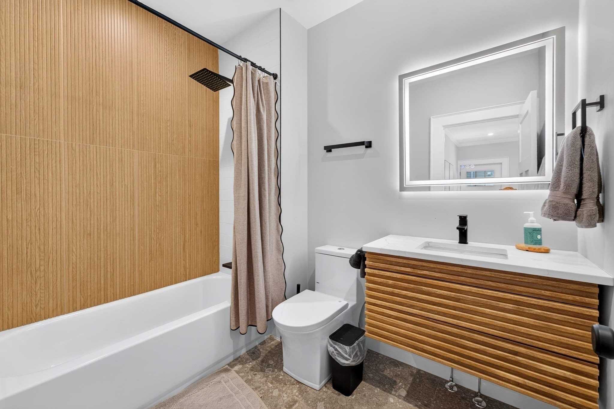Condominium at 66 Farquhar # 1, Boston MA 02131, Boston, photo 16 of 41