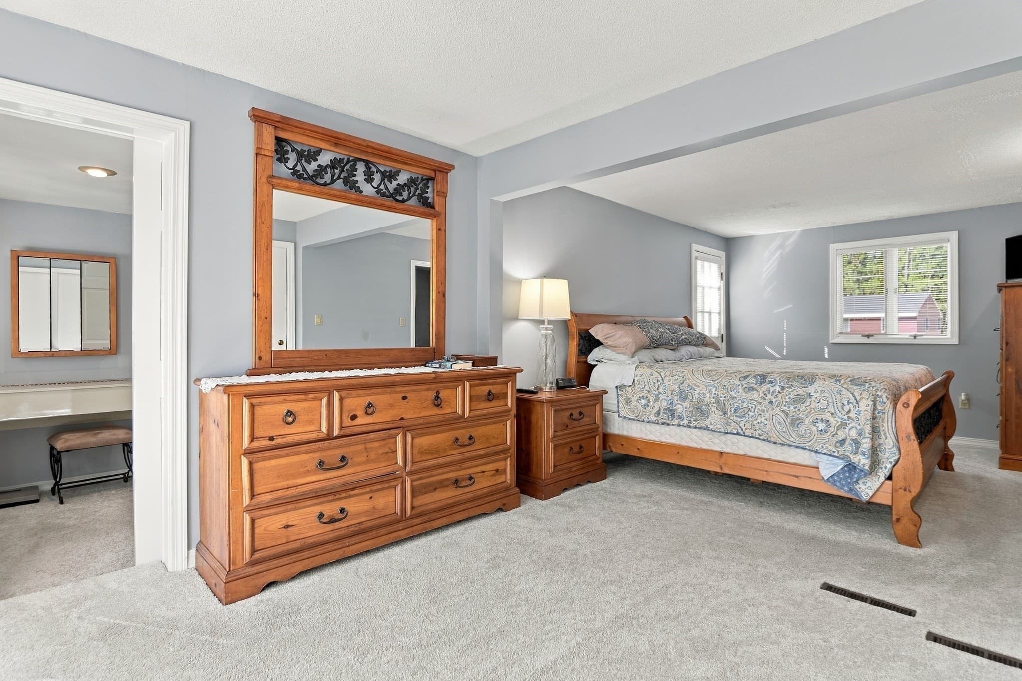 Single Family Residence at 6 Ashdale Drive, Billerica MA 01862, Billerica, photo 14 of 42