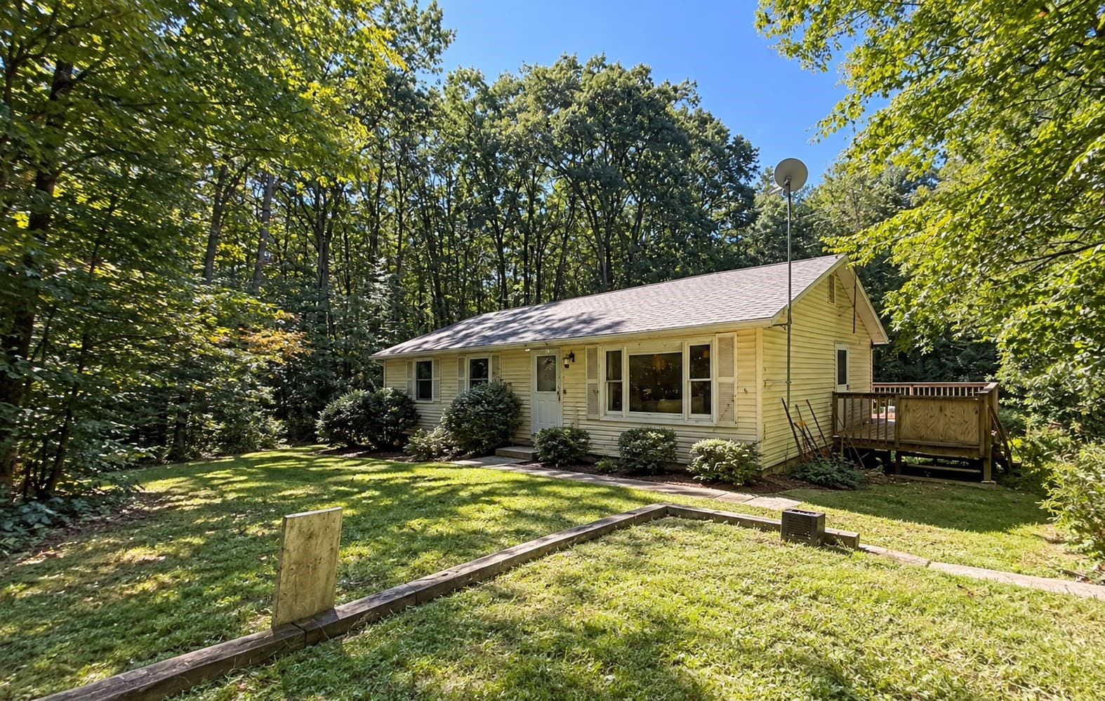 42 Boyden Rd, Pelham MA 01002