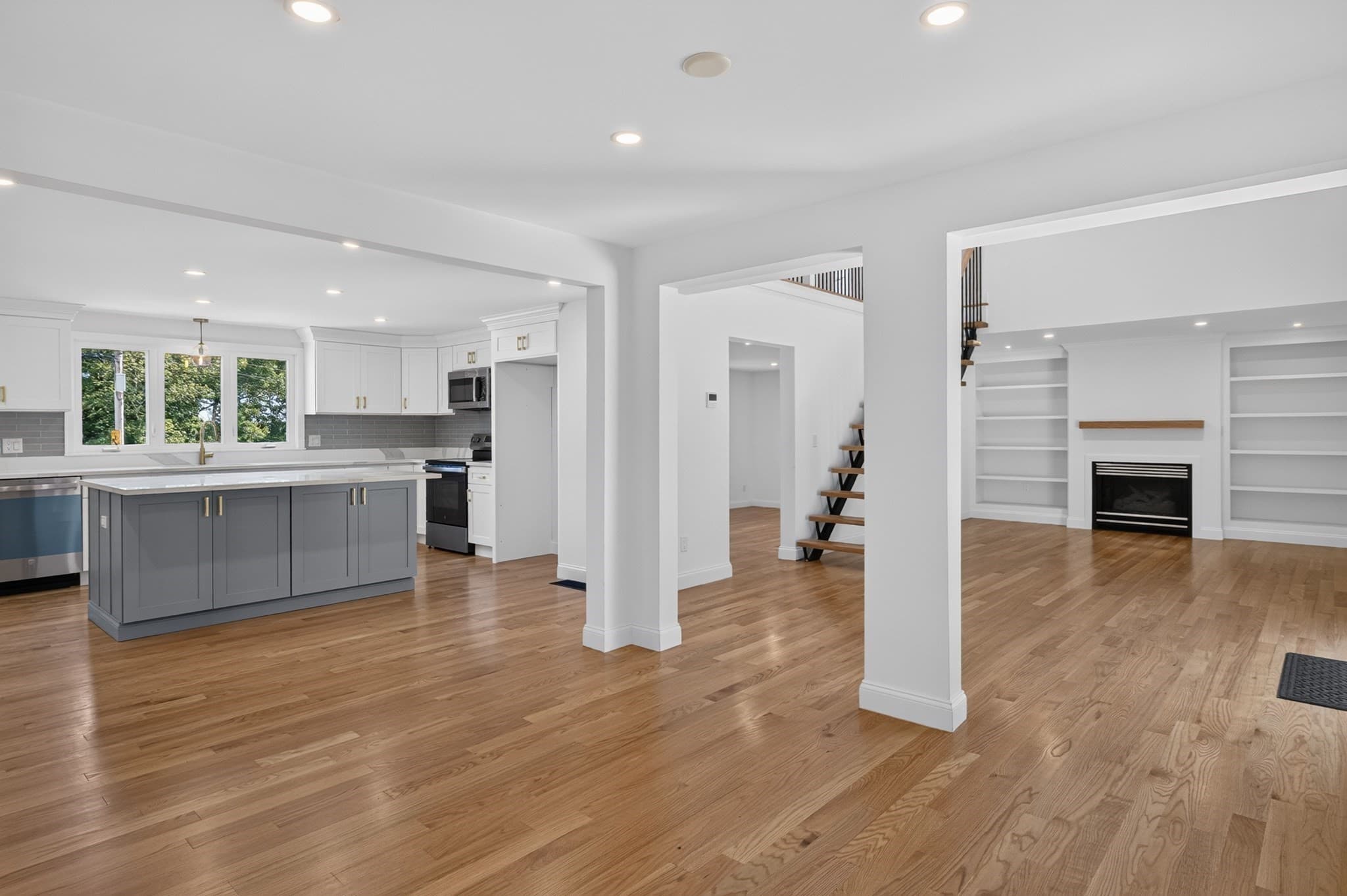 Single Family Residence at 151 Rockland Dr, Brockton MA 02301, Brockton, photo 13 of 42