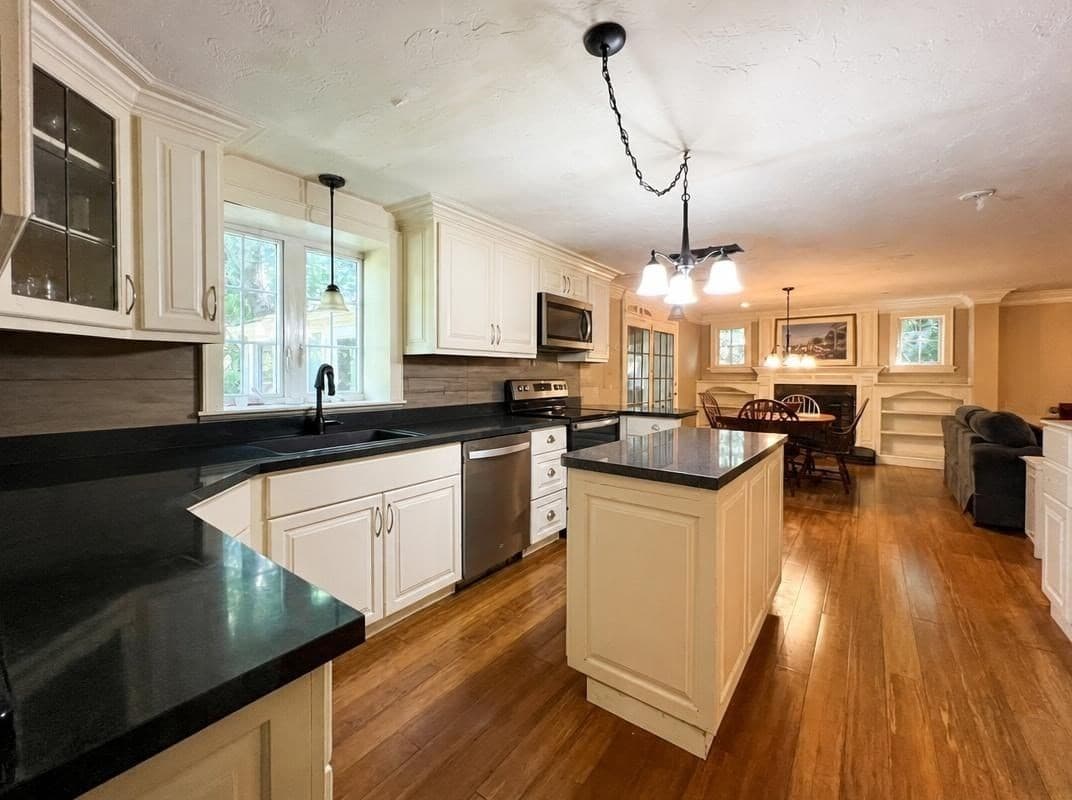 Single Family Residence at 94 Mountain Ave, Pembroke MA 02359, Pembroke, photo 2 of 12
