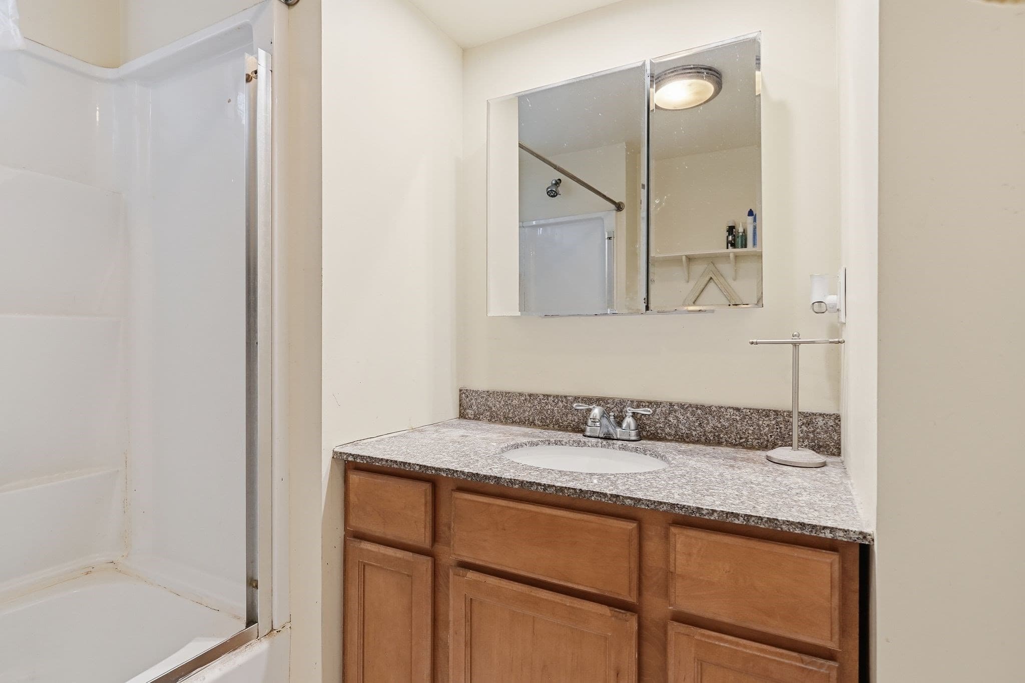 Single Family Residence at 19 Magnolia Ter, Chicopee MA 01013, photo 10 of 24