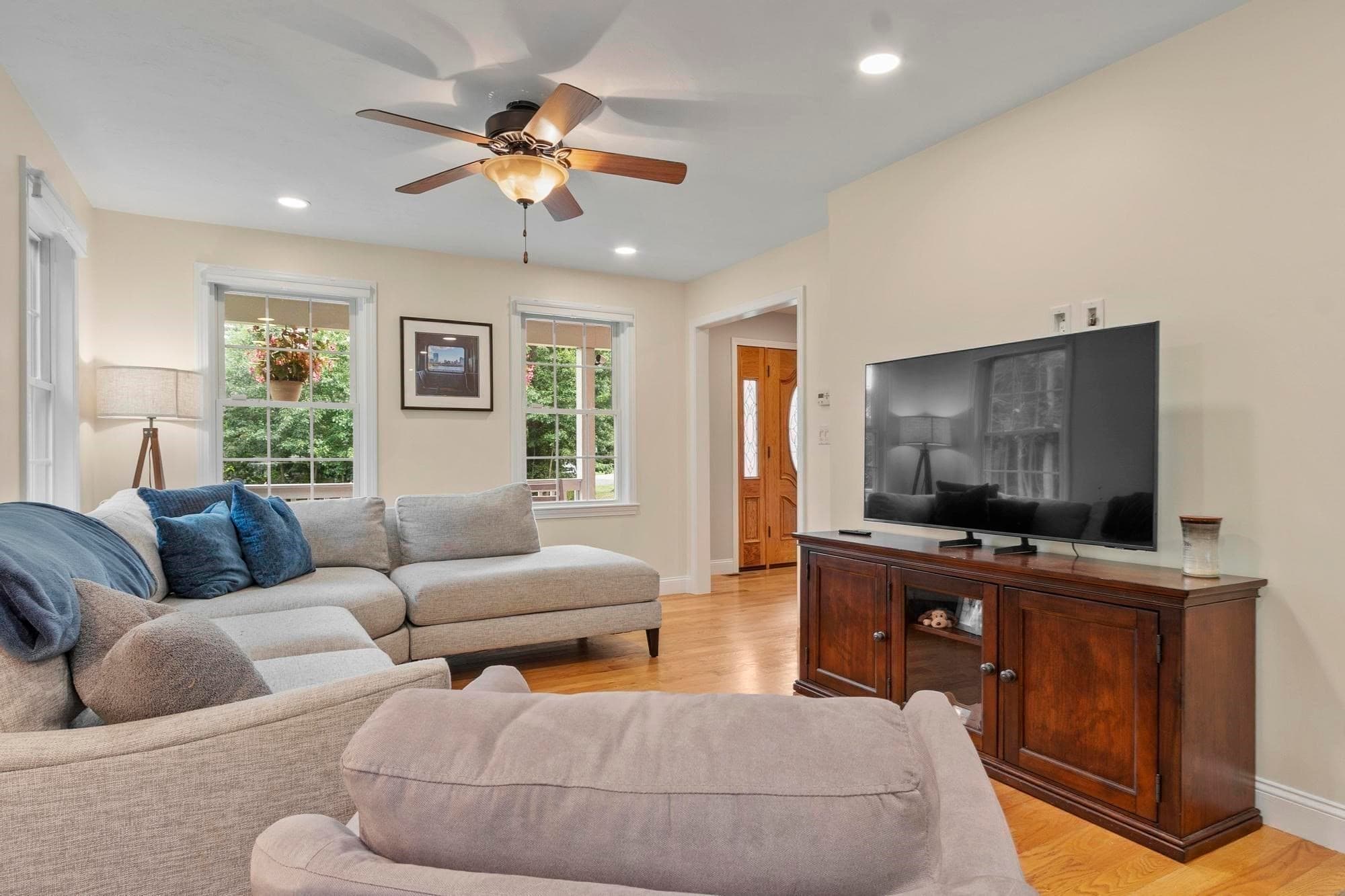Single Family Residence at 107 Summit Dr, East Bridgewater MA 02333, East Bridgewater, photo 6 of 42
